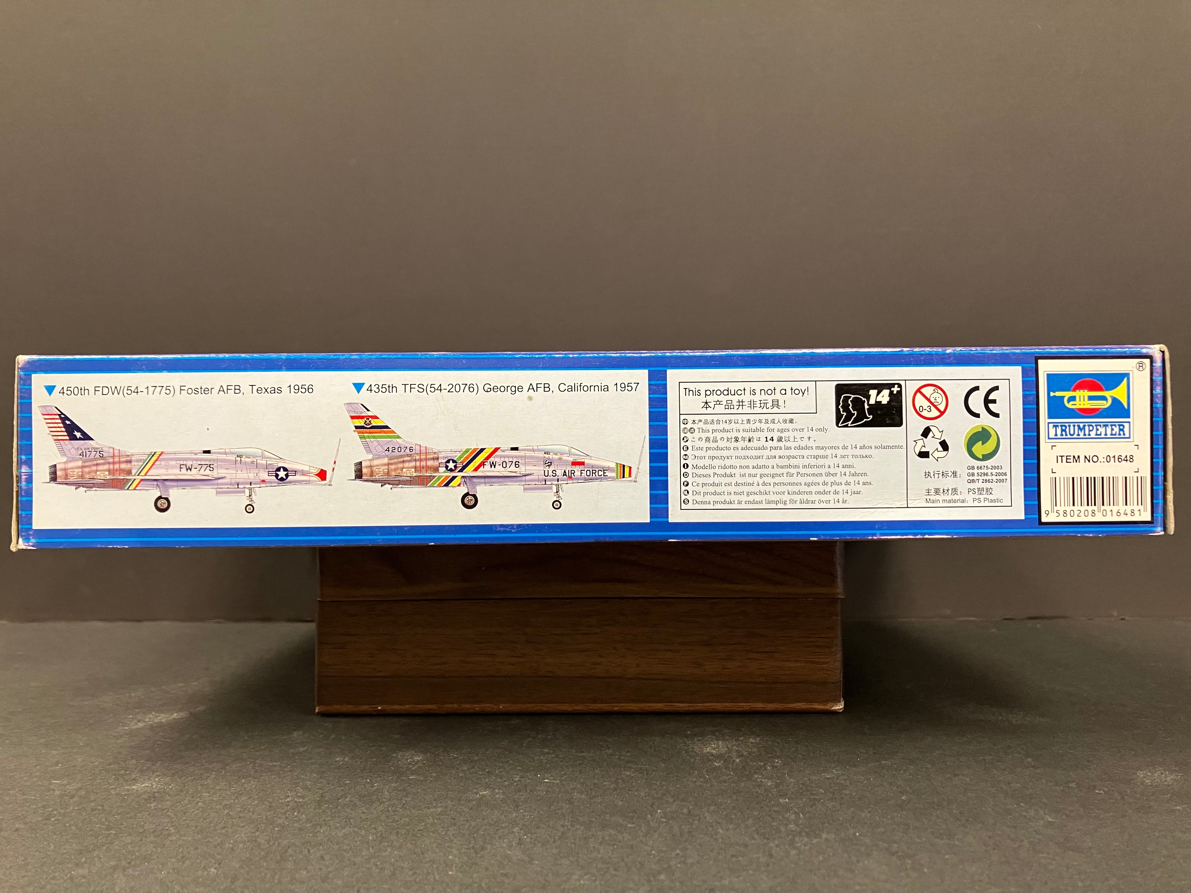 Plane Series No. 01648 1/72 Scale North American F-100C Super Sabre