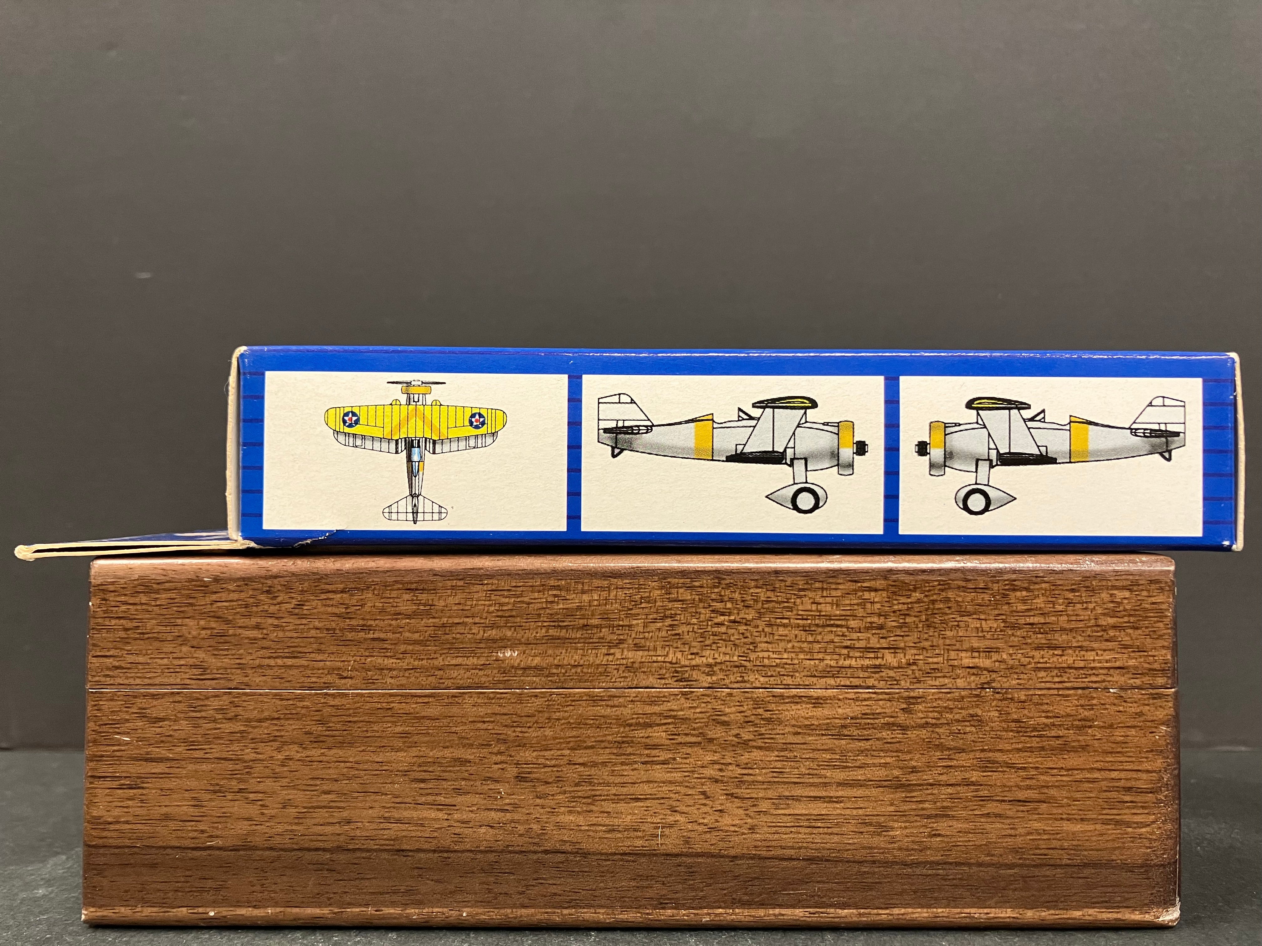 Plane Series No. 03444 1/700 Scale Aircraft Sets for Aircraft Carrier BFC Bomber-Fighter (18 Planes per Box)