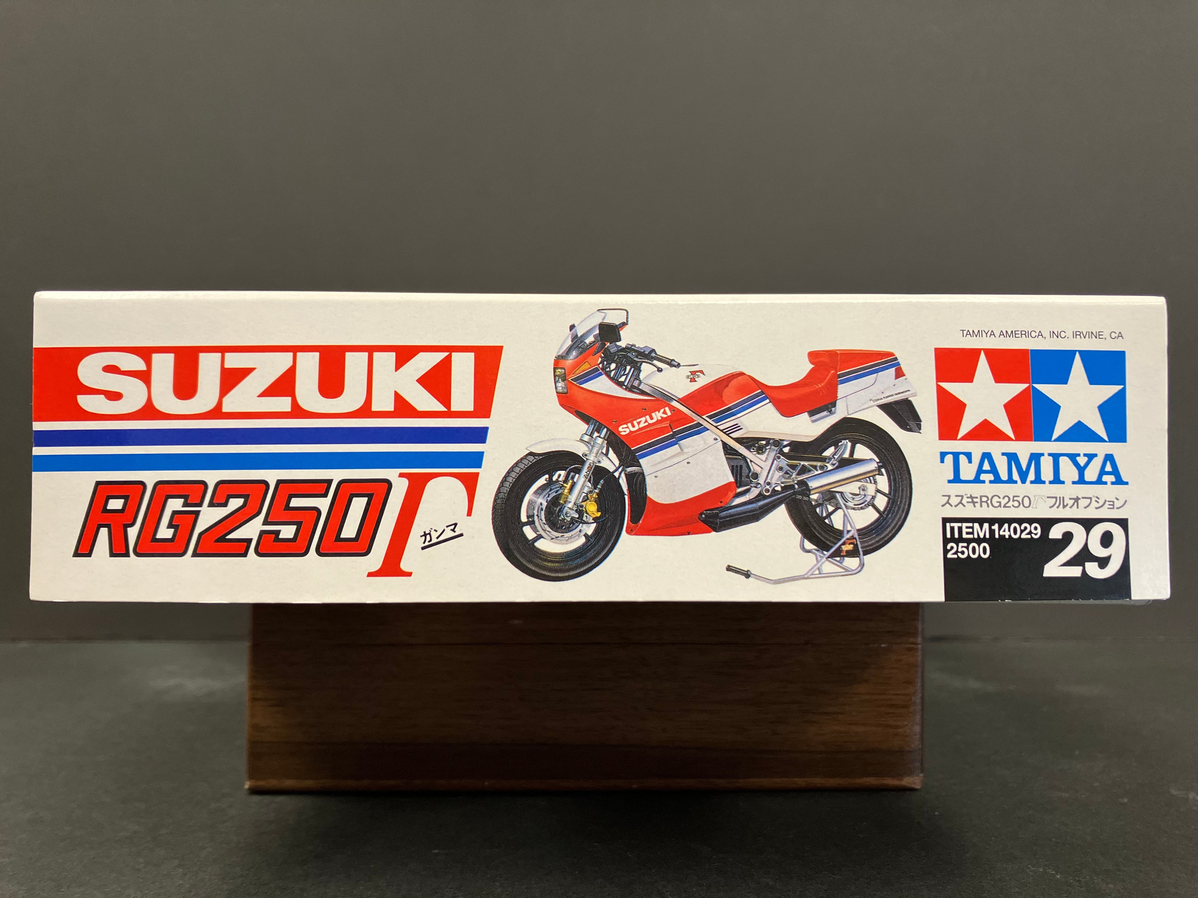 No. 029 Suzuki RG250 Γ Gamma with Full Options ~ Year 1983 Version
