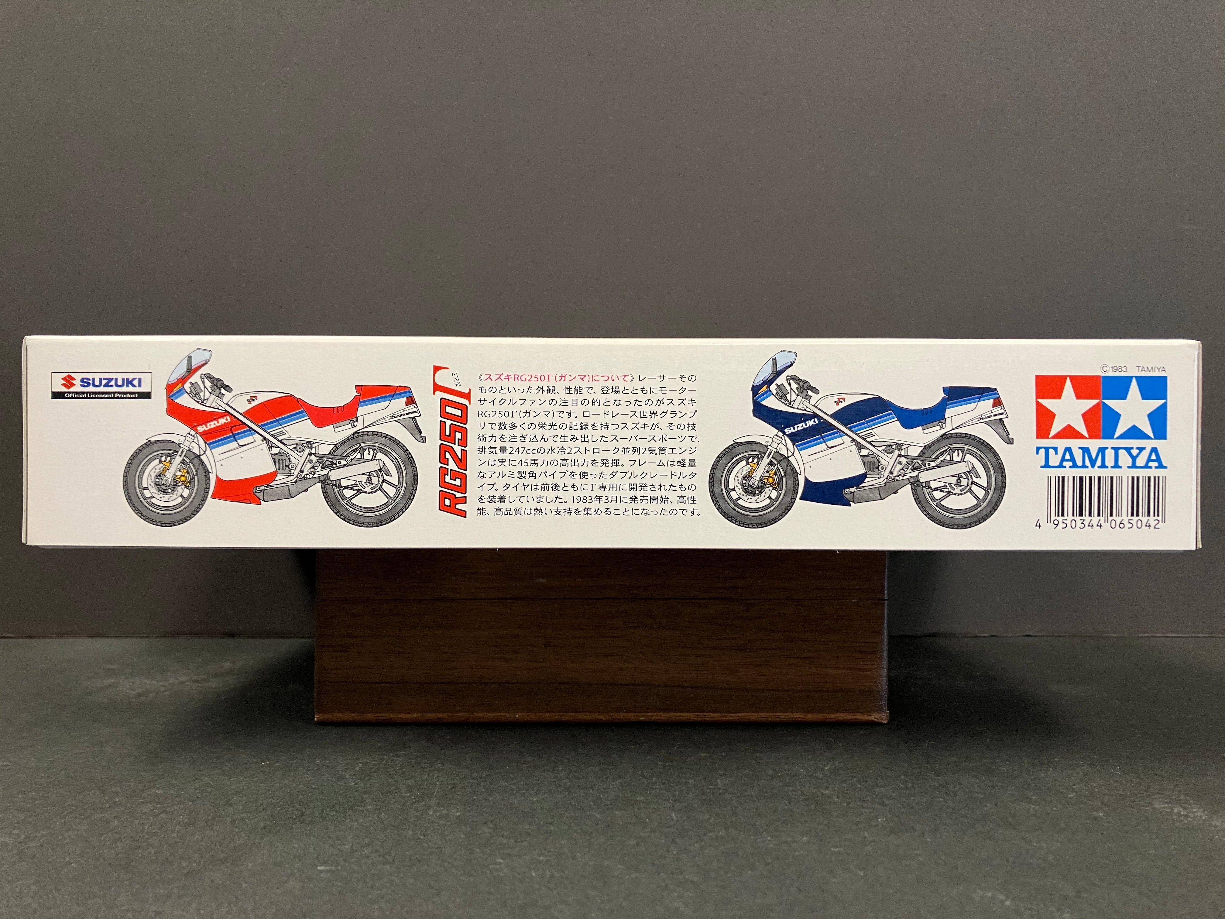 No. 029 Suzuki RG250 Γ Gamma with Full Options ~ Year 1983 Version