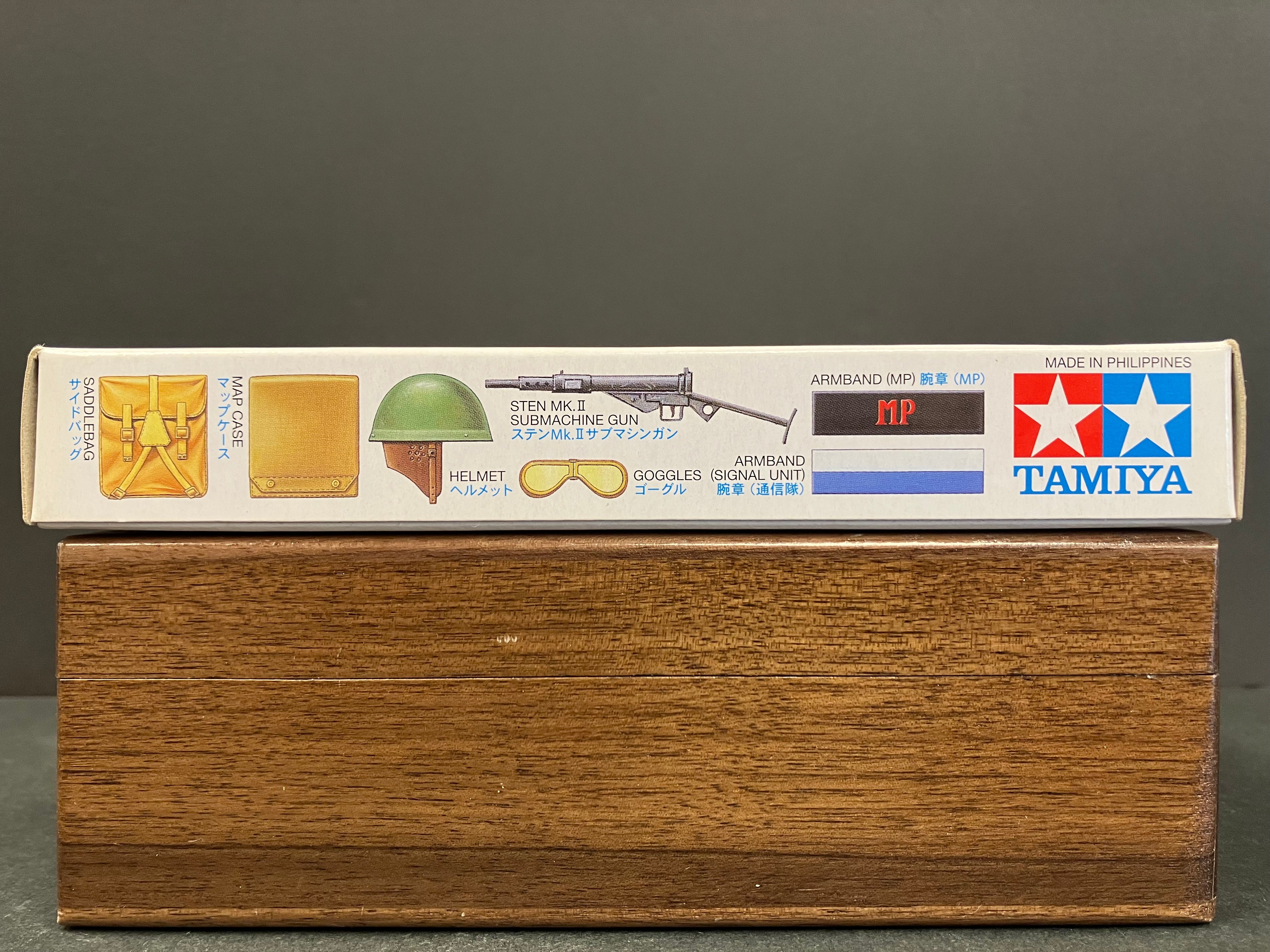 1/35 Scale Military Miniature Series: No. 316 British BSA M20 Motorcycle with Military Police Set