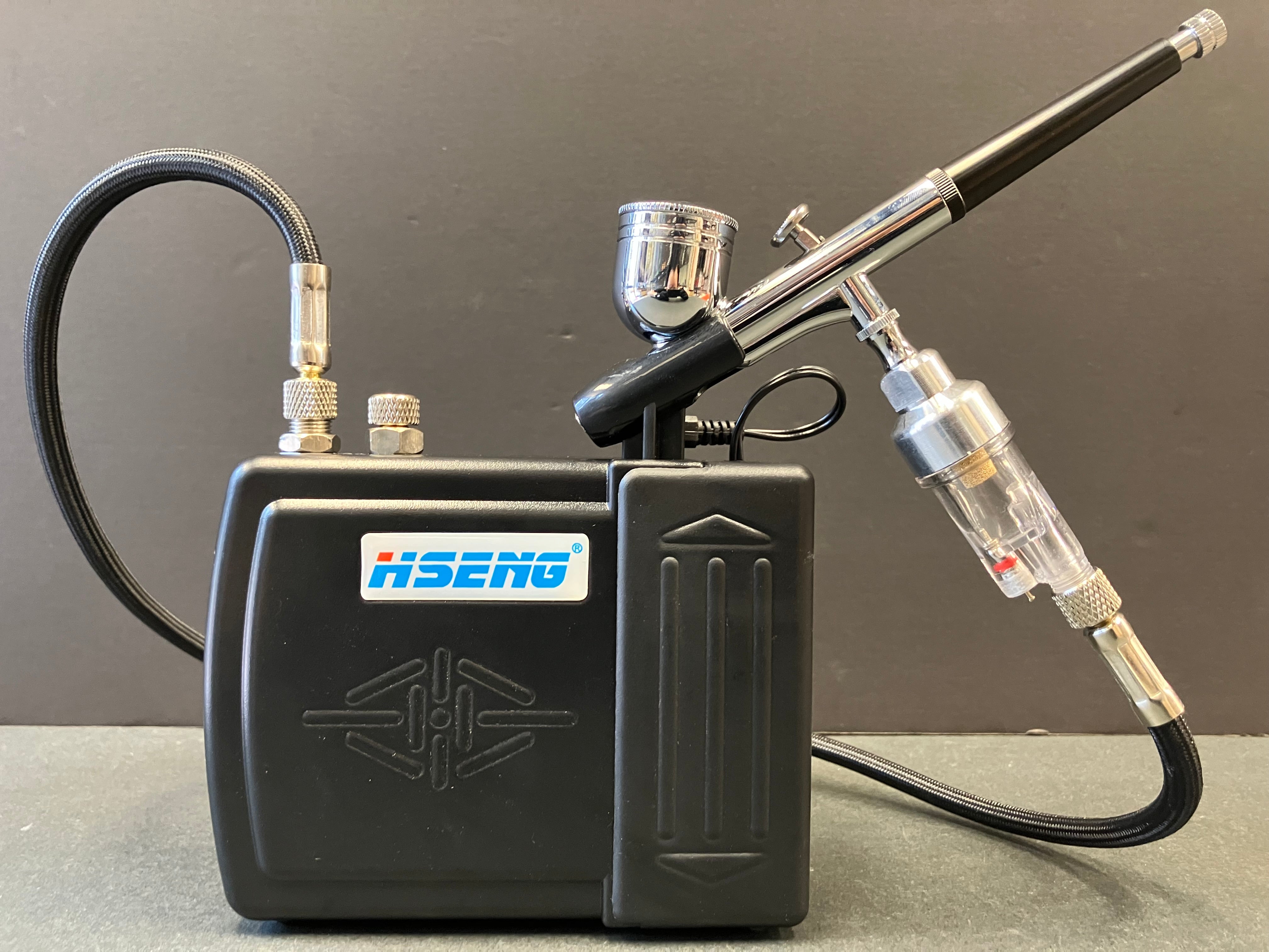 Mini Portable Compressor with 0.3 mm Dual Action Airbrush Signature Black Version HS08ADC-KCF