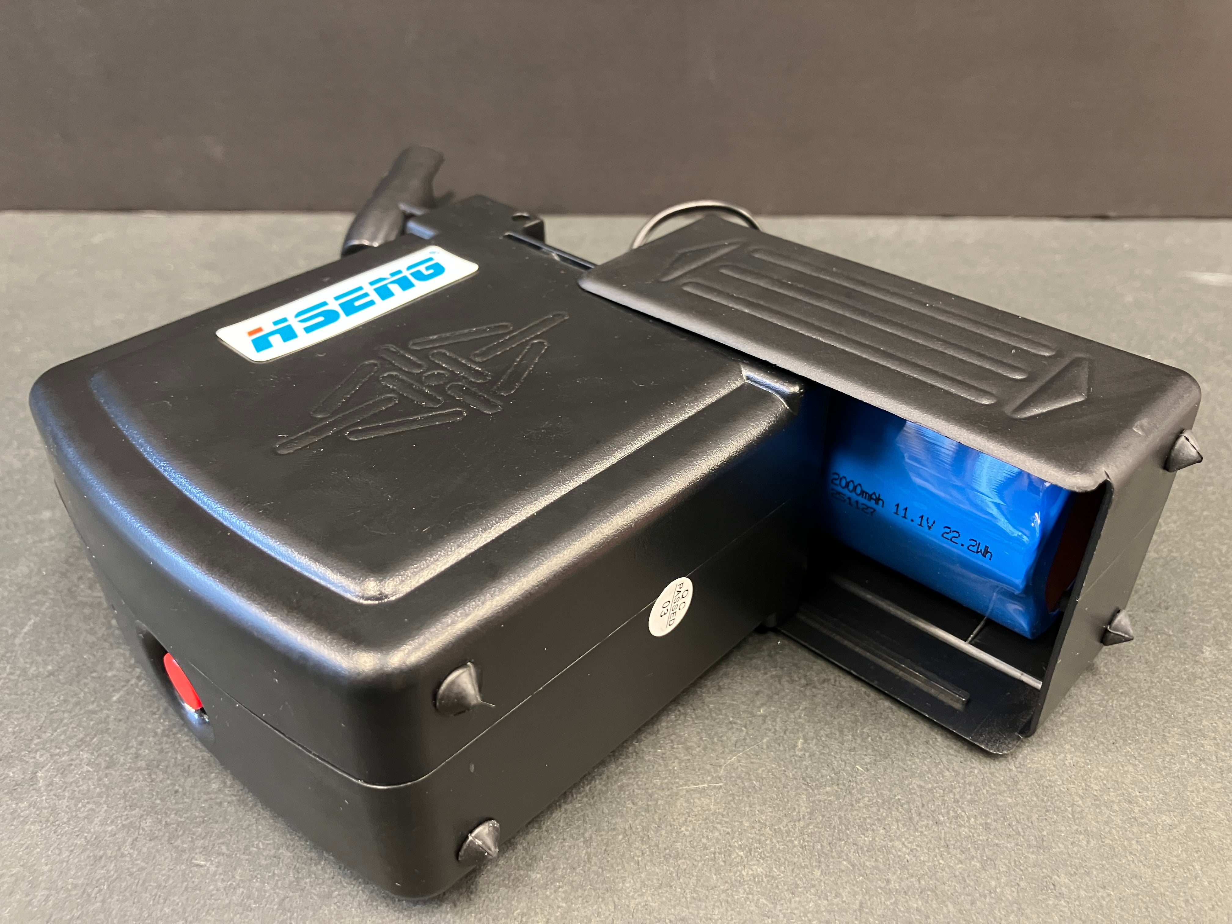 Mini Portable Compressor with 0.3 mm Dual Action Airbrush Signature Black Version HS08ADC-KCF