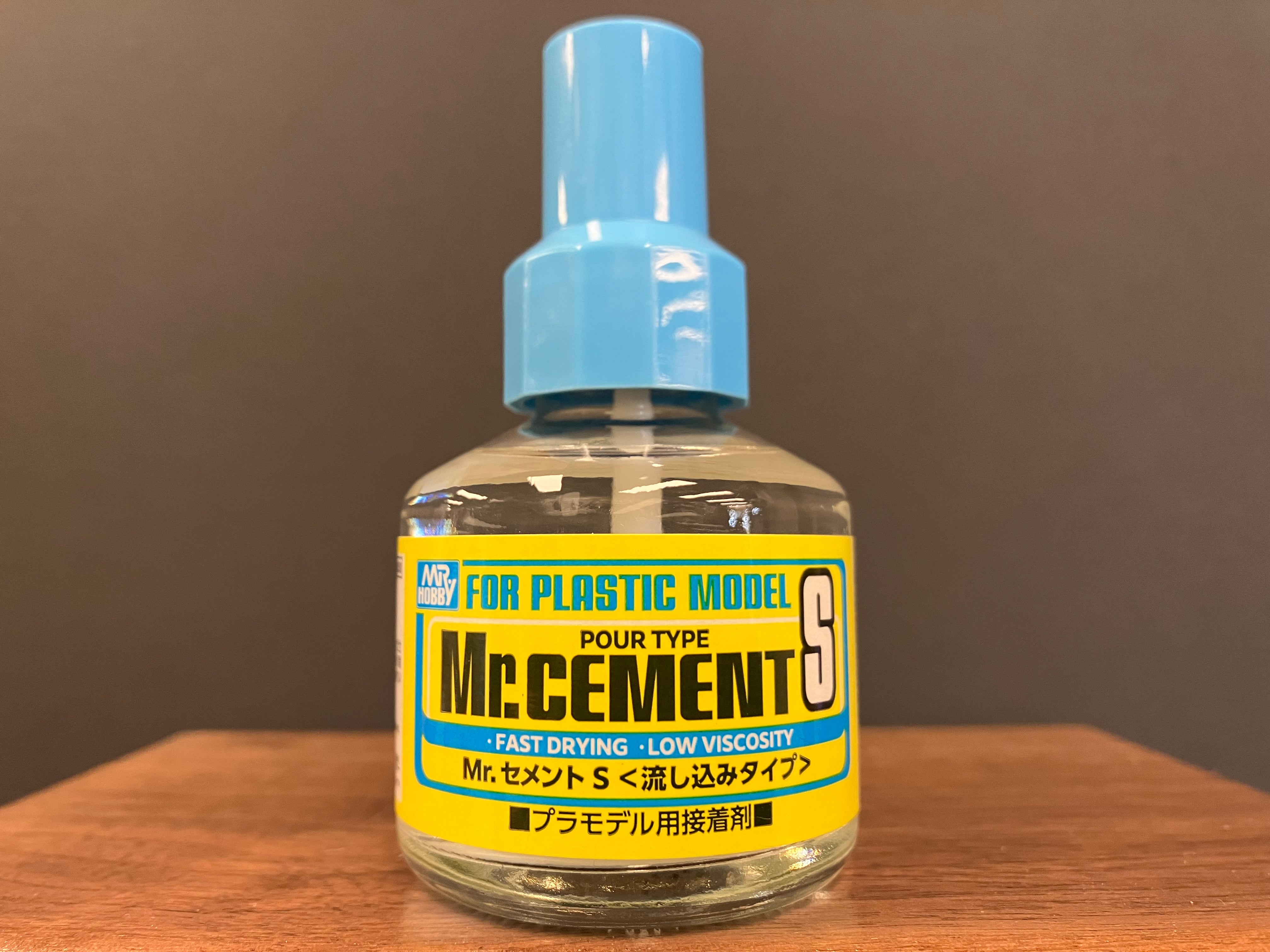 Mr. Cement S <Pour Type> · Fast Drying · Low Viscosity MC129