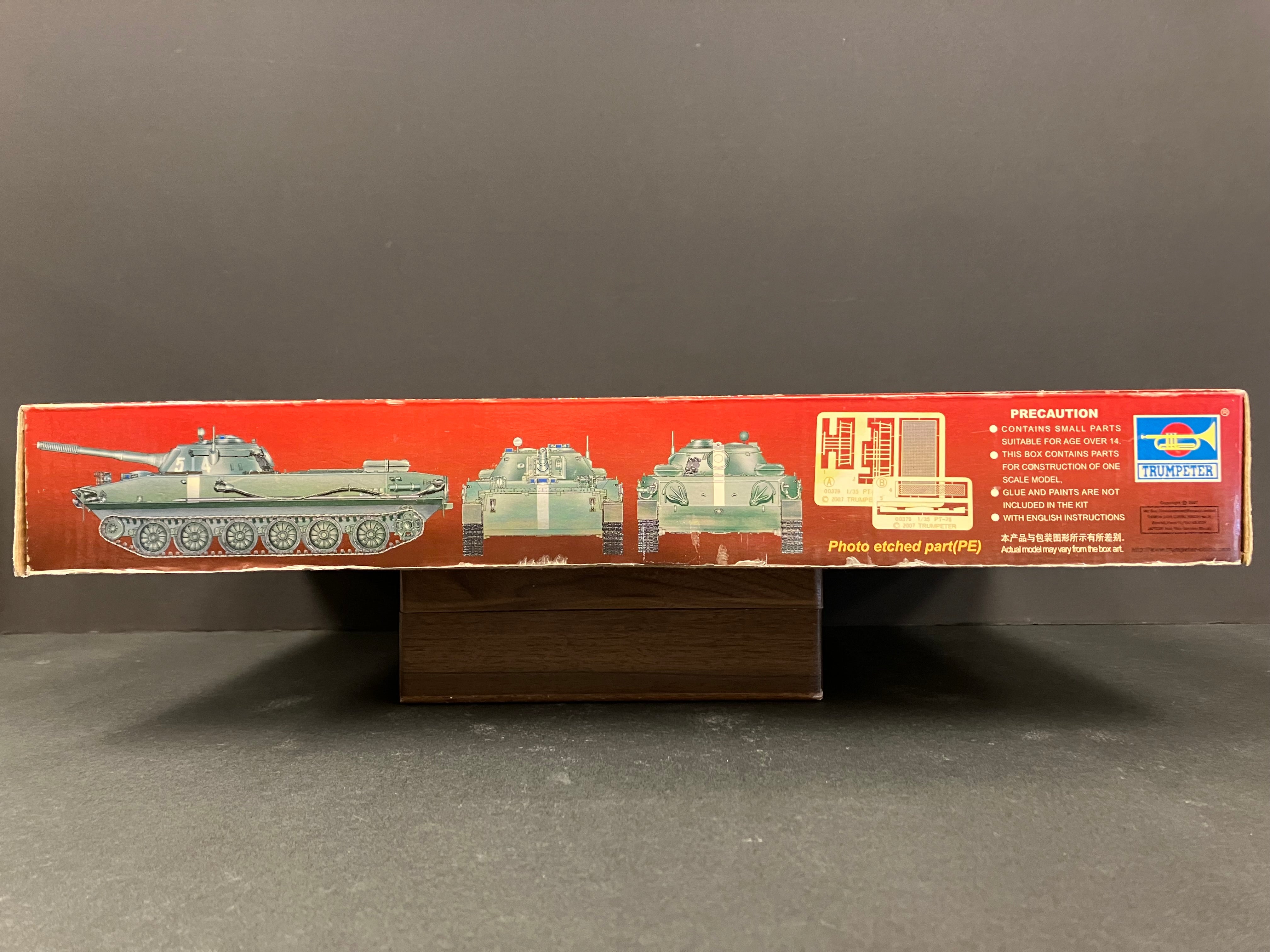 Armor Series No. 00379 1/35 Scale Russian PT-76 Light Amphibious Tank Mod. ~ Year 1951 Version [ПТ-76 (плавающий танк-76)]