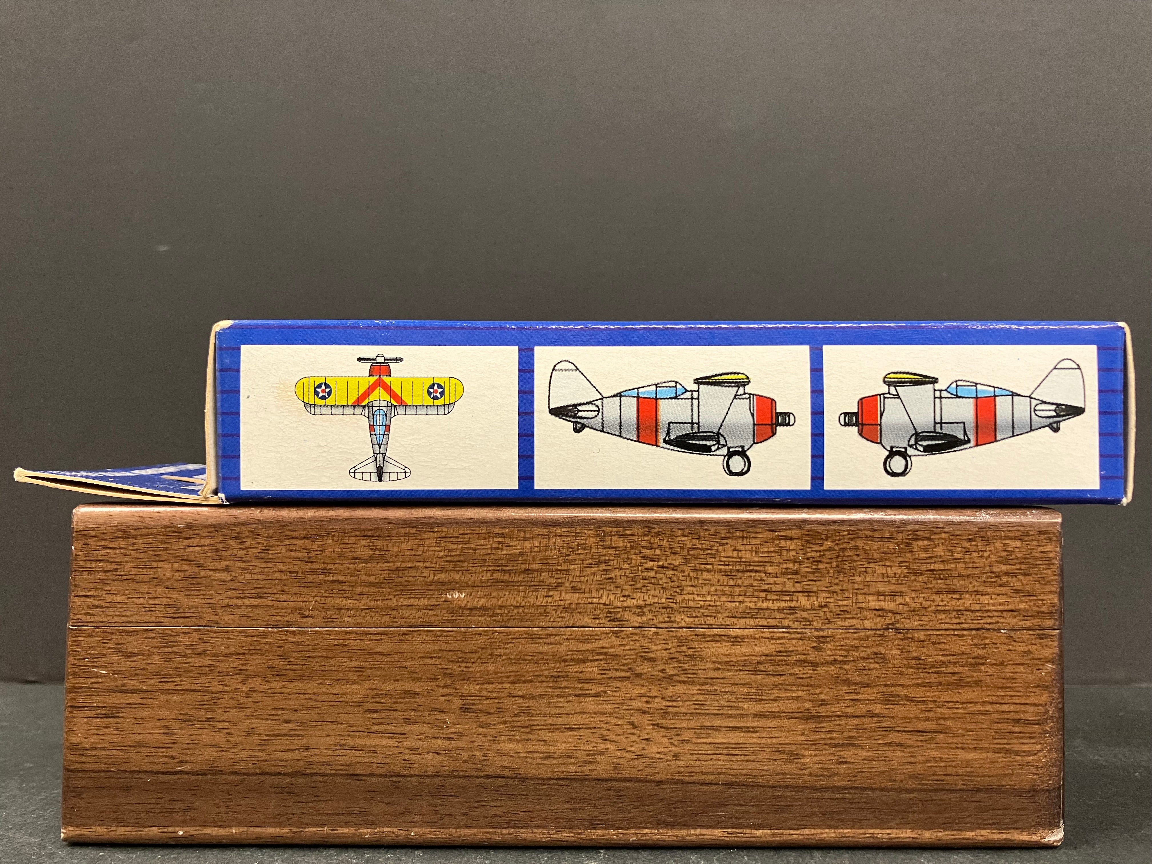 Plane Series No. 03439 1/700 Scale Aircraft Sets for Aircraft Carrier F2F Fighter (18 Planes per Box)