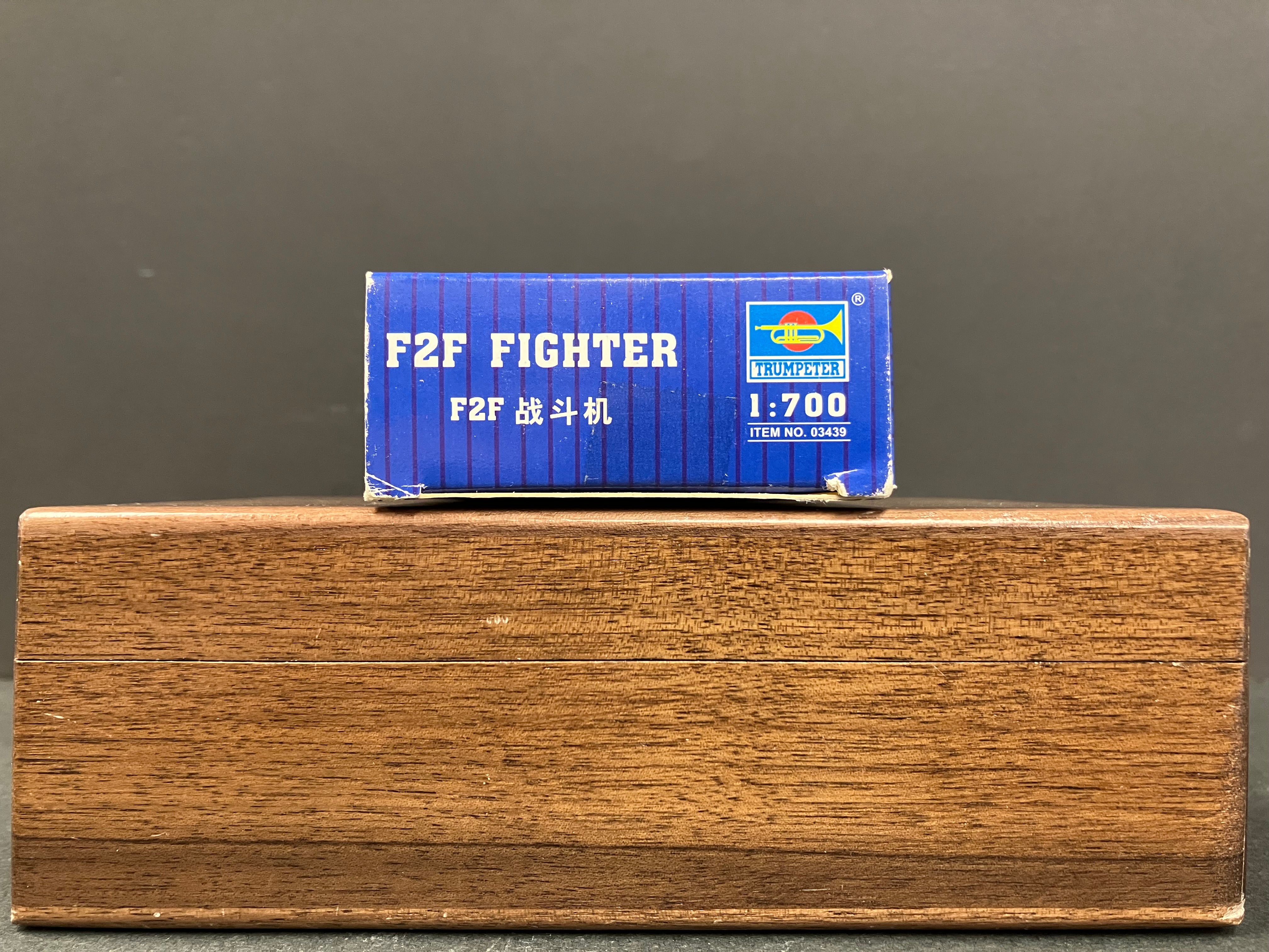 Plane Series No. 03439 1/700 Scale Aircraft Sets for Aircraft Carrier F2F Fighter (18 Planes per Box)