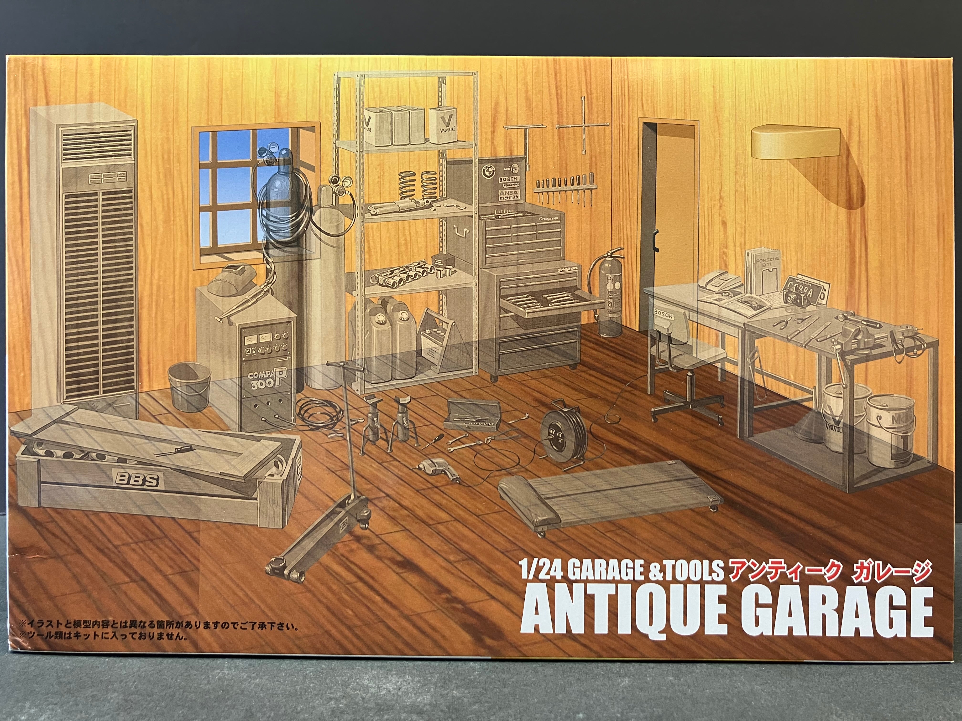 GT-12 Garage & Tools Series No. 12 Antique Garage [古董車庫·汽車房·汽車維修廠·仿木紋地板及牆壁內部裝飾]