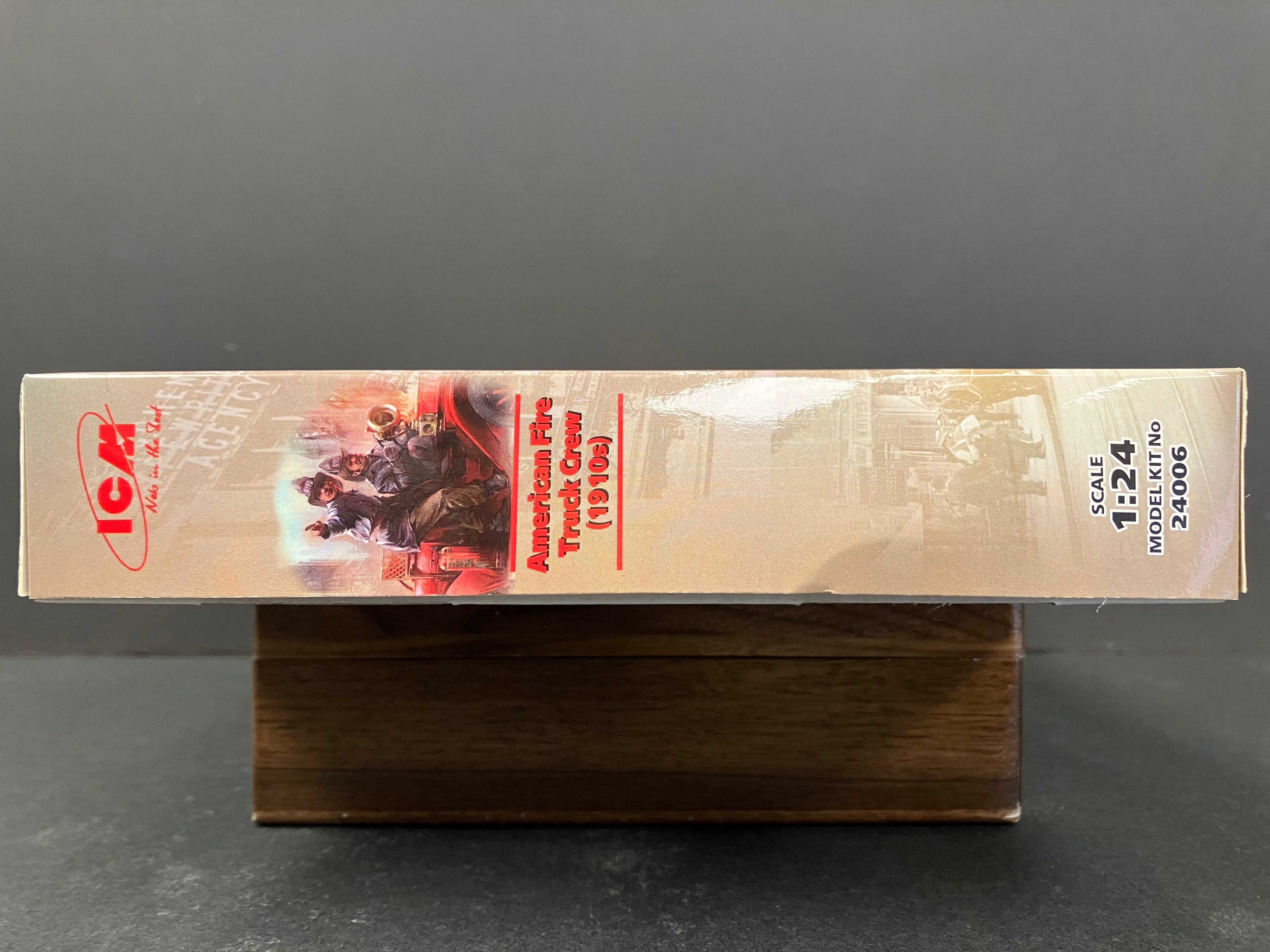 1/24 Scale No. 24006 American Fire Truck Crew (1910s)