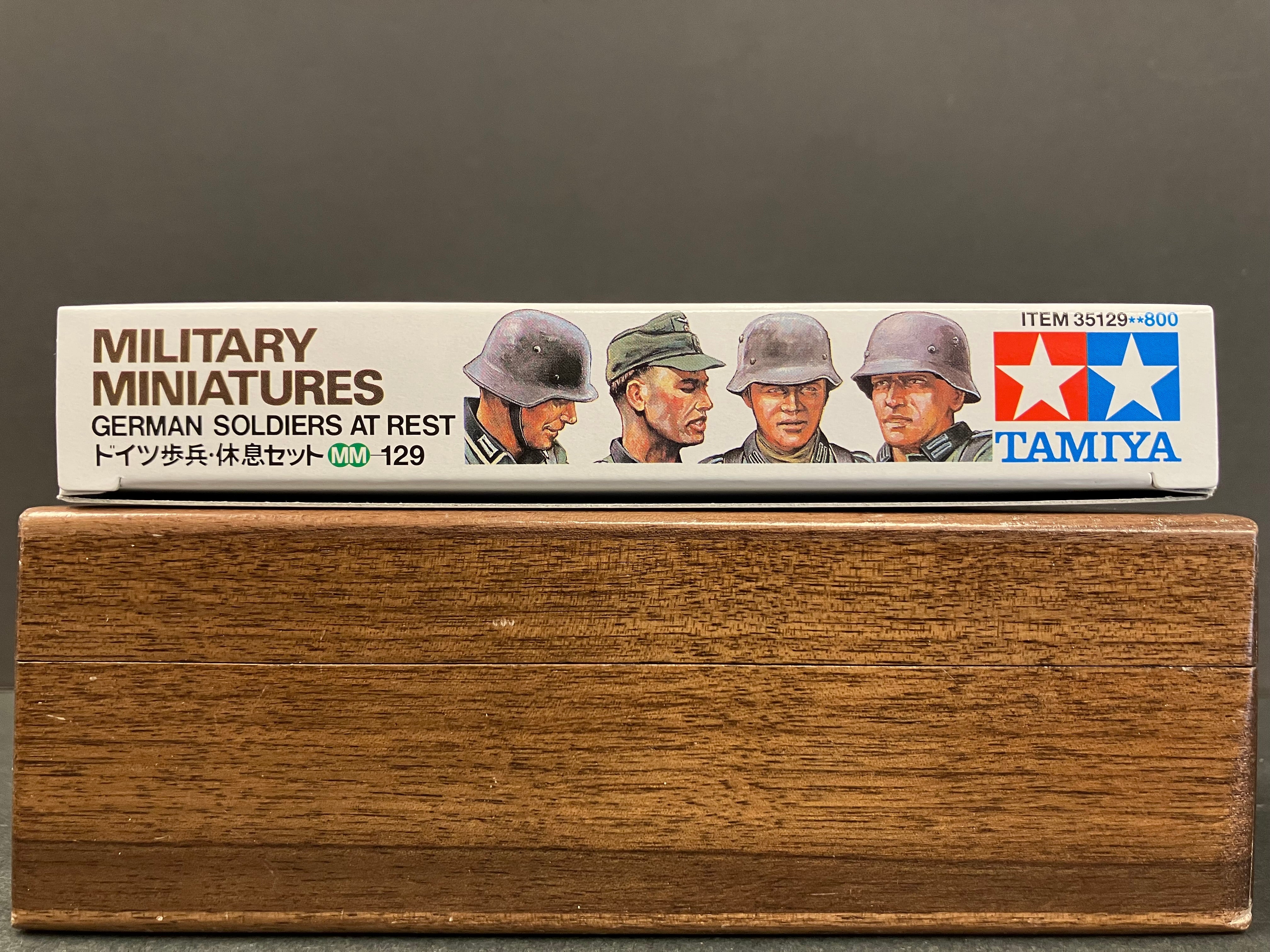 1/35 Scale Military Miniature Series: No. 129 German soldiers at rest [德國軍隊休息/憩息狀態]