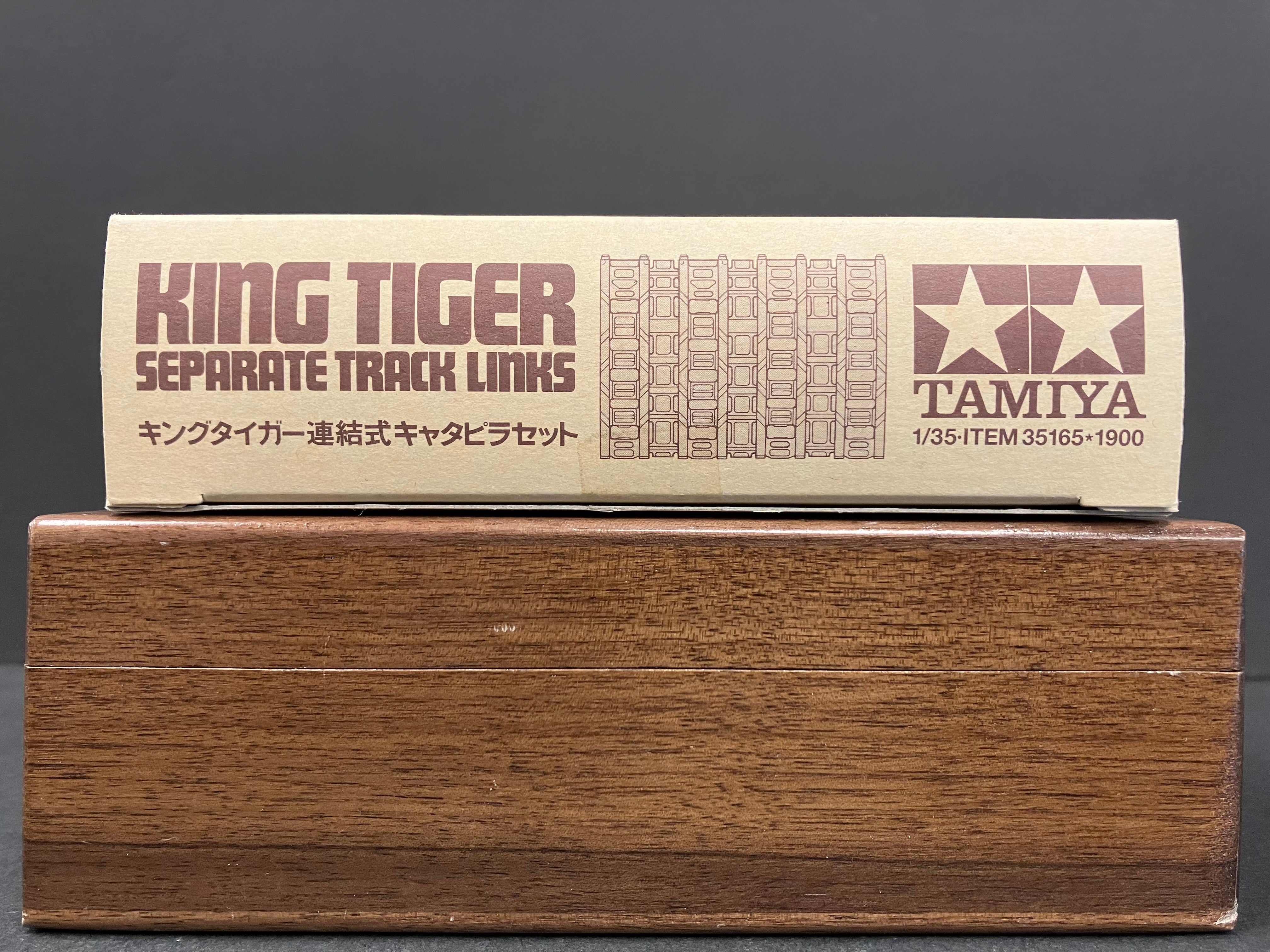 1/35 Scale Military Miniature Series: No. 165 German King Tiger Separate Track Links [專用履帶 軌道鏈條]