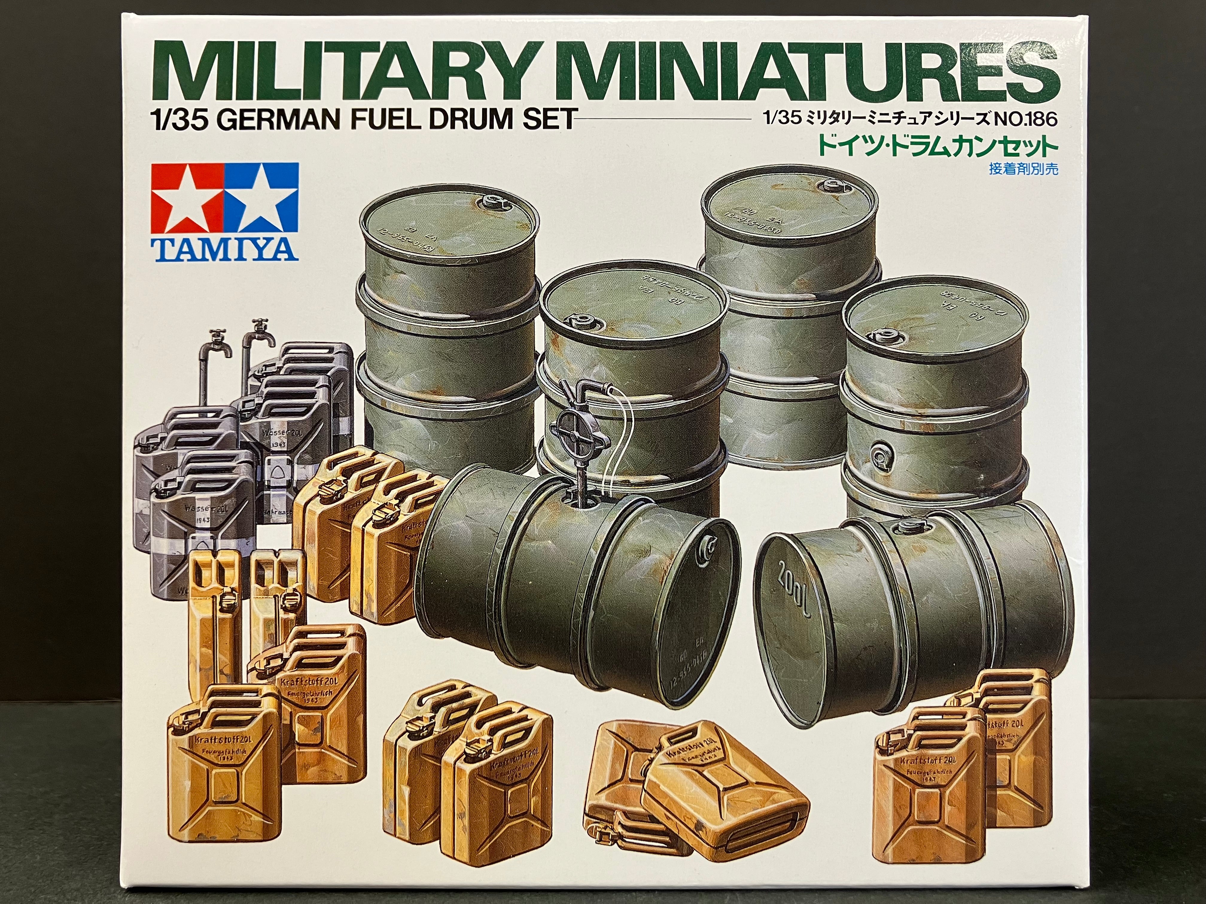 1/35 Scale Military Miniature Series: No. 186 German Fuel Drum Set [德國軍隊燃料鼓/汽油桶/工業油桶套裝]
