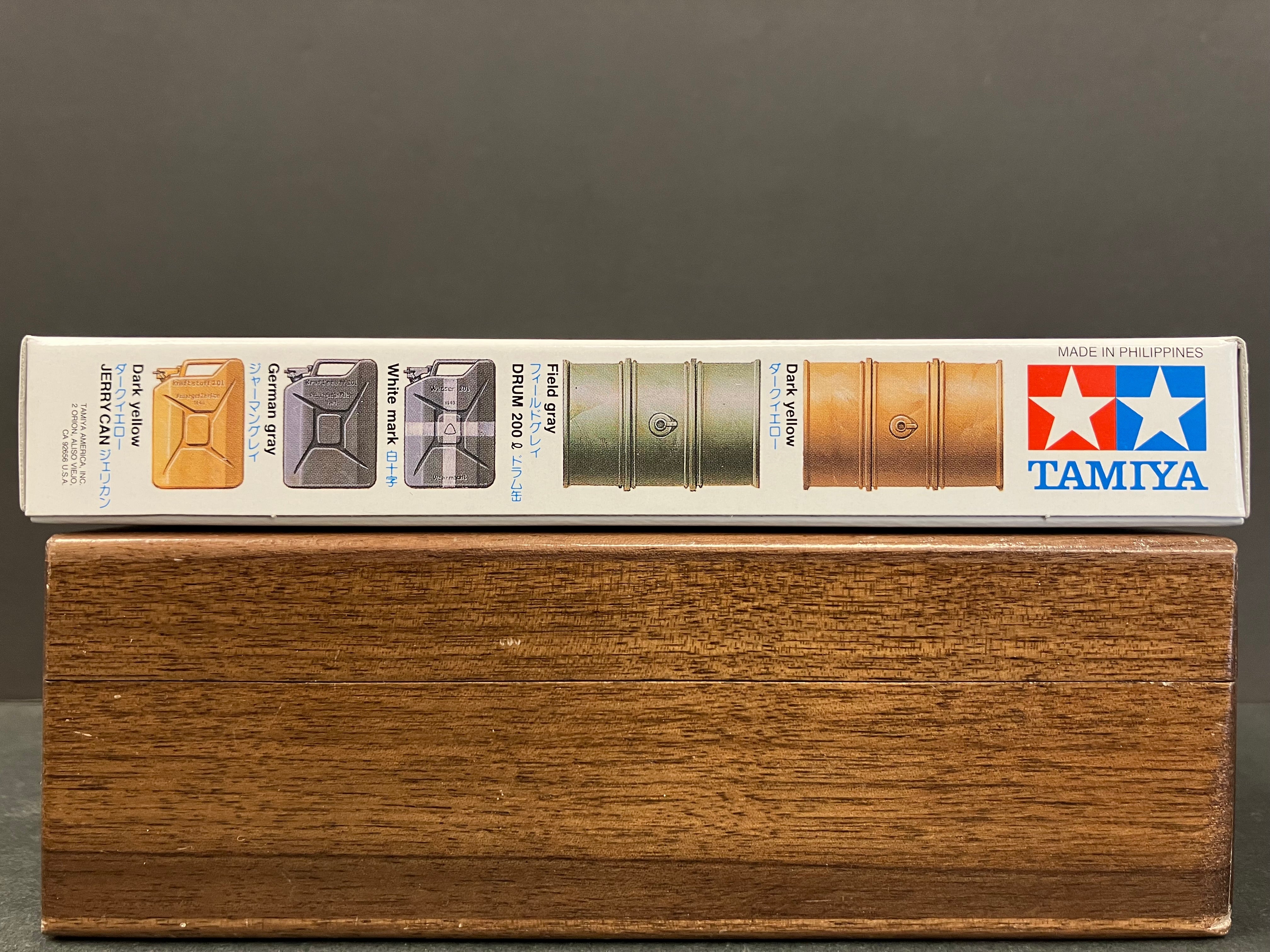 1/35 Scale Military Miniature Series: No. 186 German Fuel Drum Set [德國軍隊燃料鼓/汽油桶/工業油桶套裝]