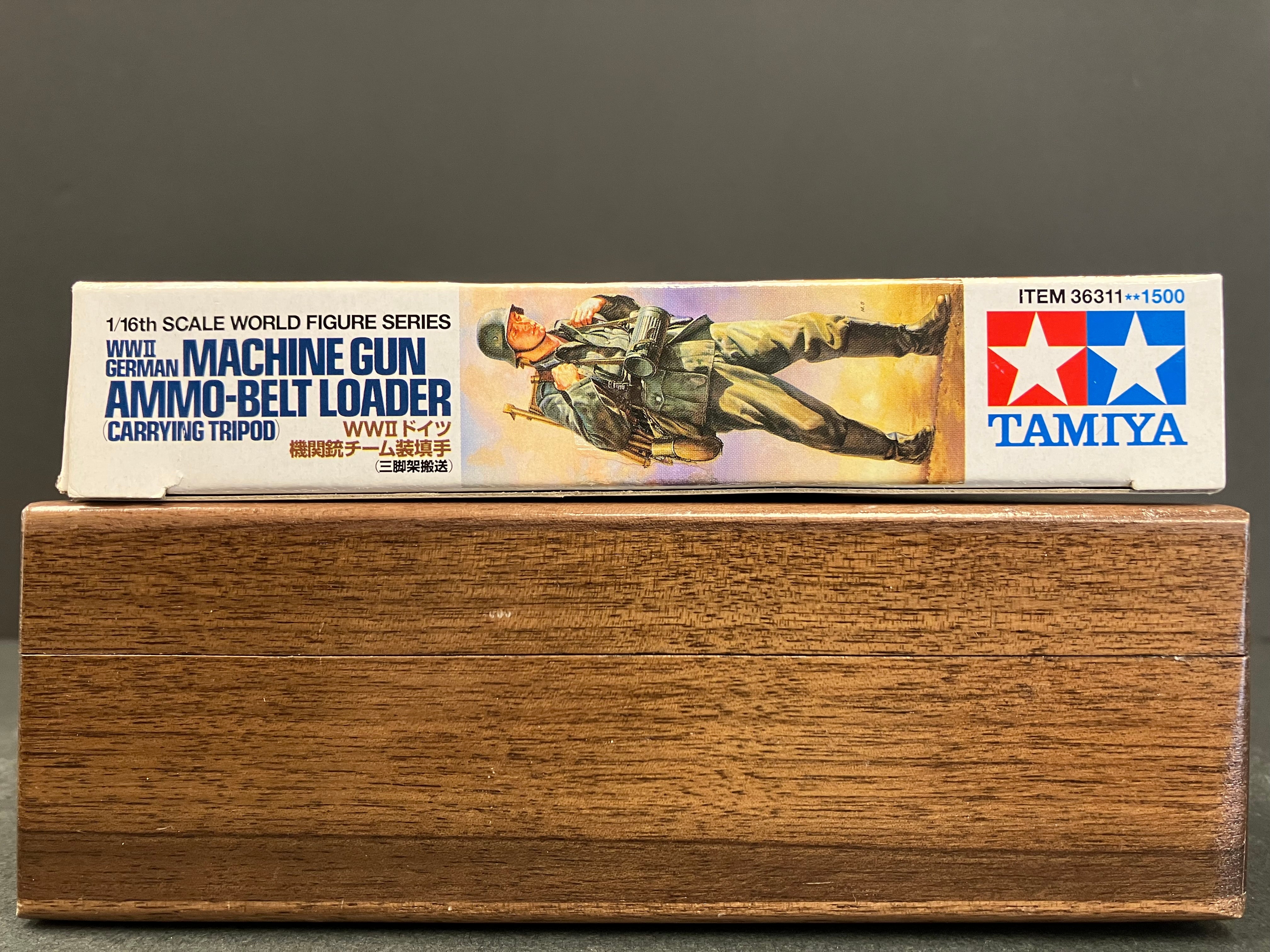 1/16 Scale No. 11 WWII German Machine Gun Ammo-Belt Loader (Carrying Tripod)