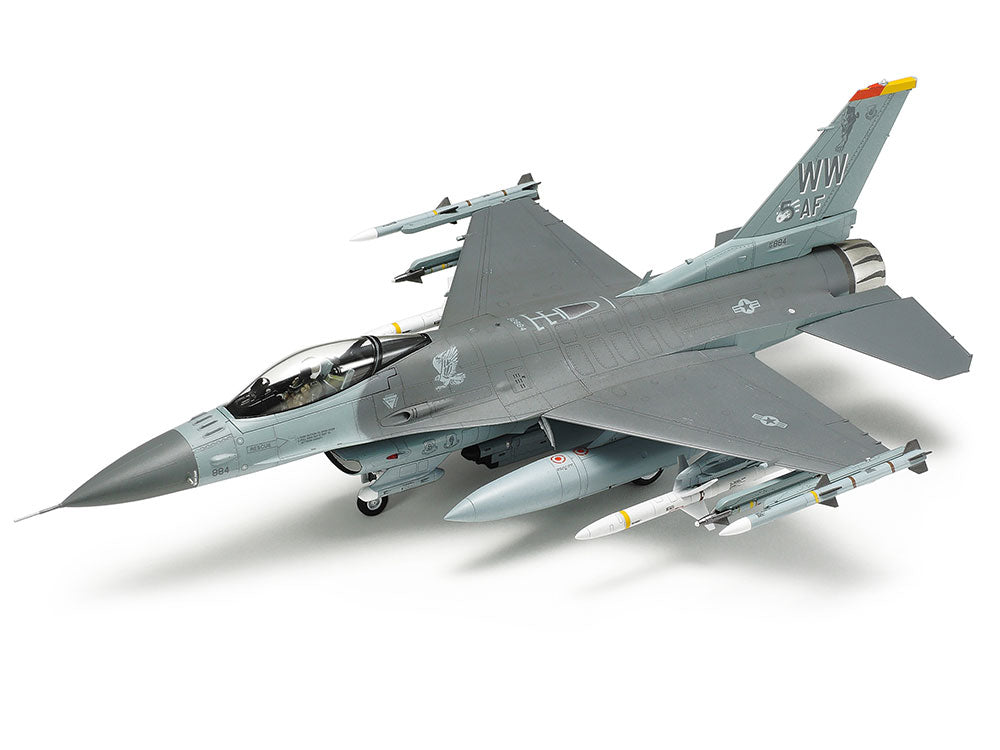 No. 88 Lockheed Martin F-16CJ [Block 50] Fighting Falcon with Full Equipment (R)