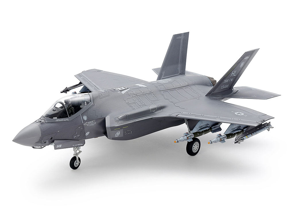 No. 92 Lockheed Martin F-35A Lighting II (R)