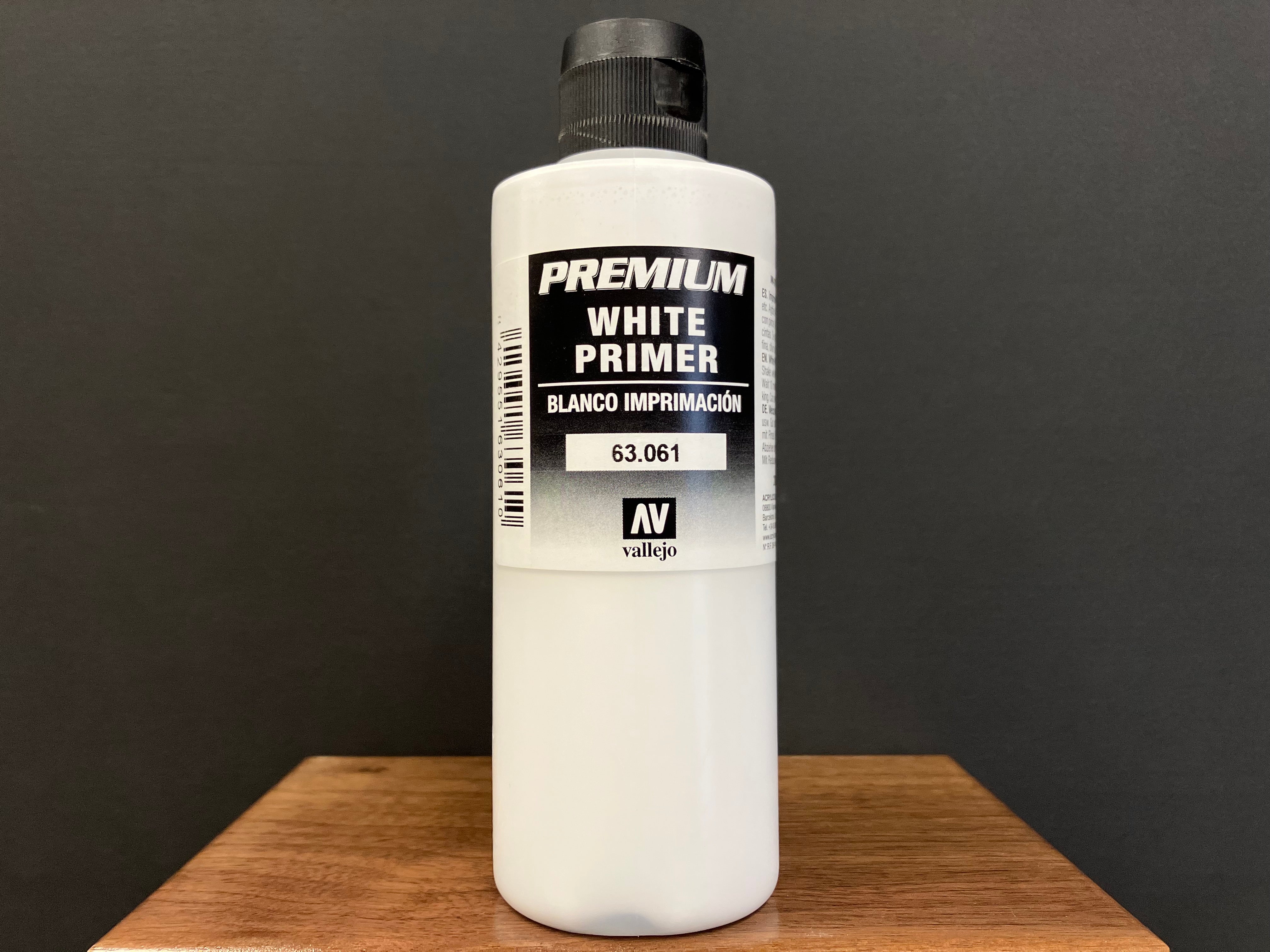 Premium Color: White Primer [白底漆]