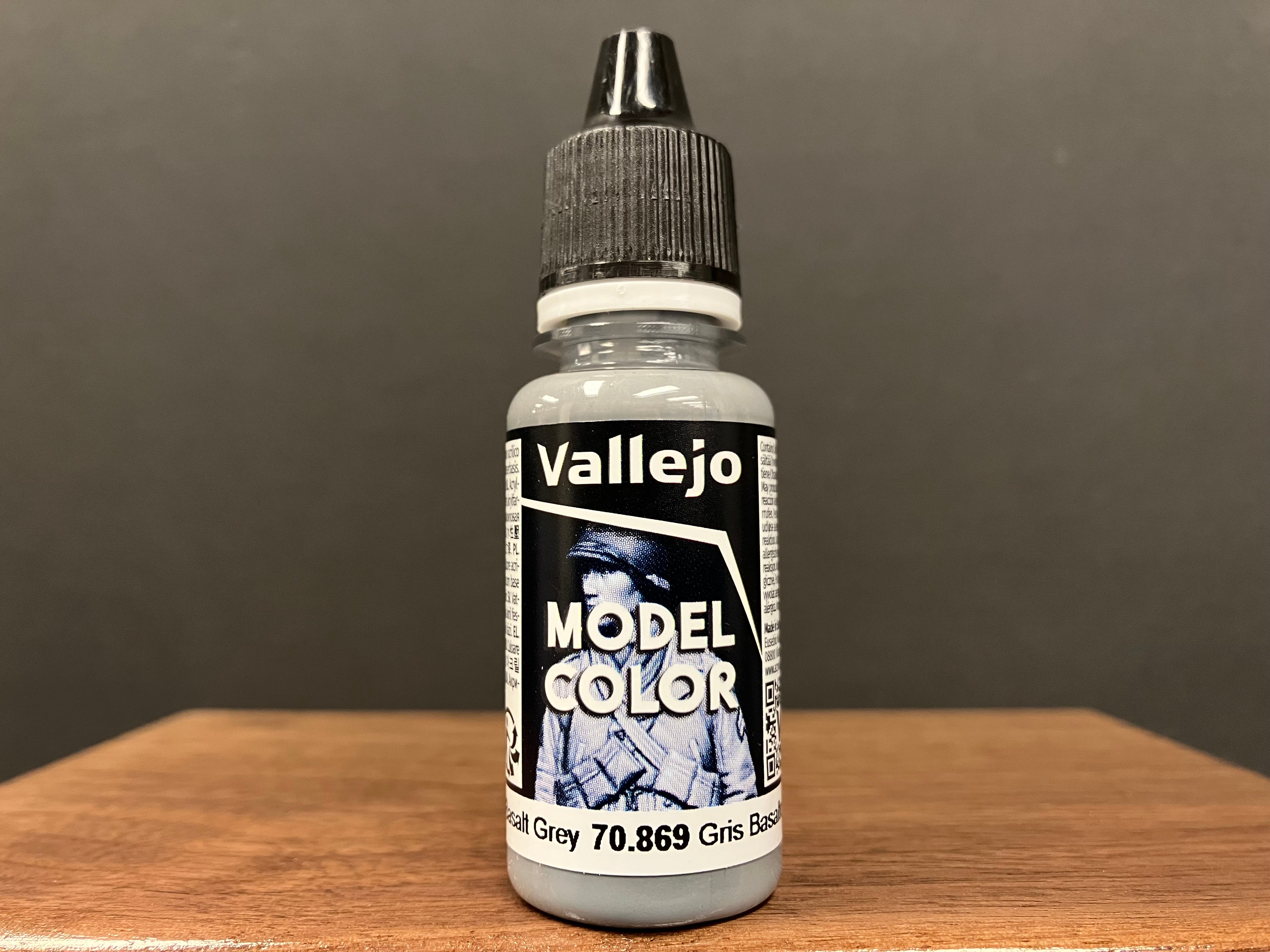 Model Color - New Range: Basalt Grey [187]