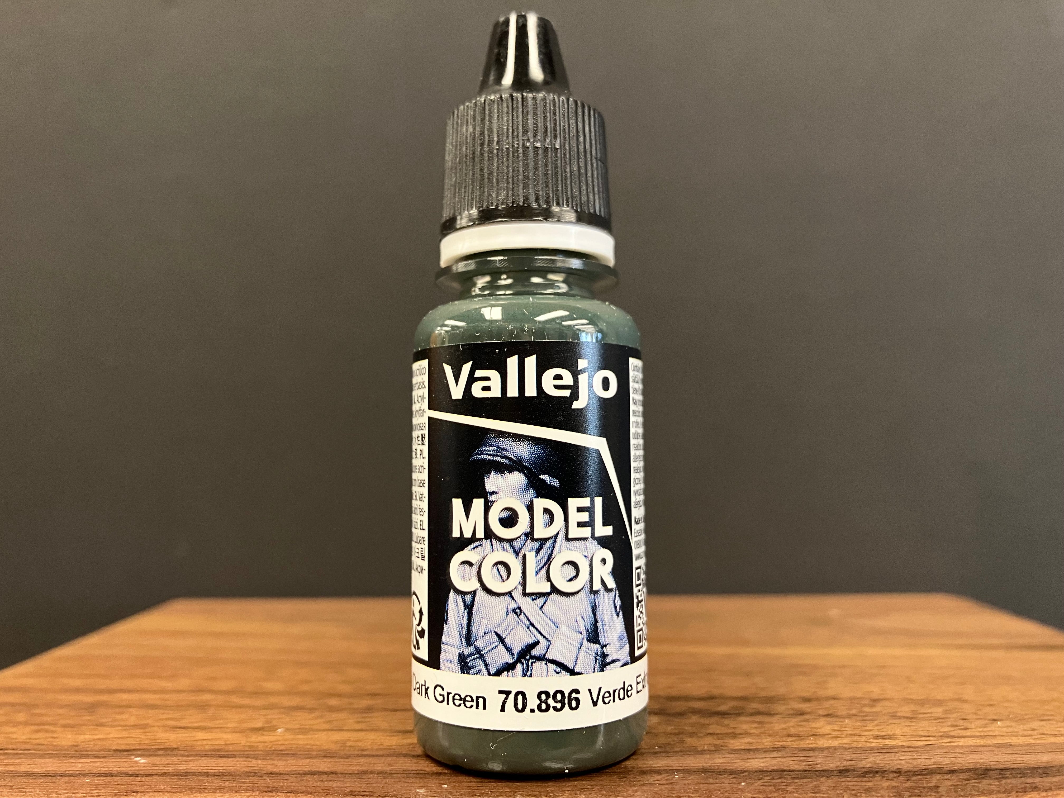 Model Color - New Range: Extra Dark Green [102]