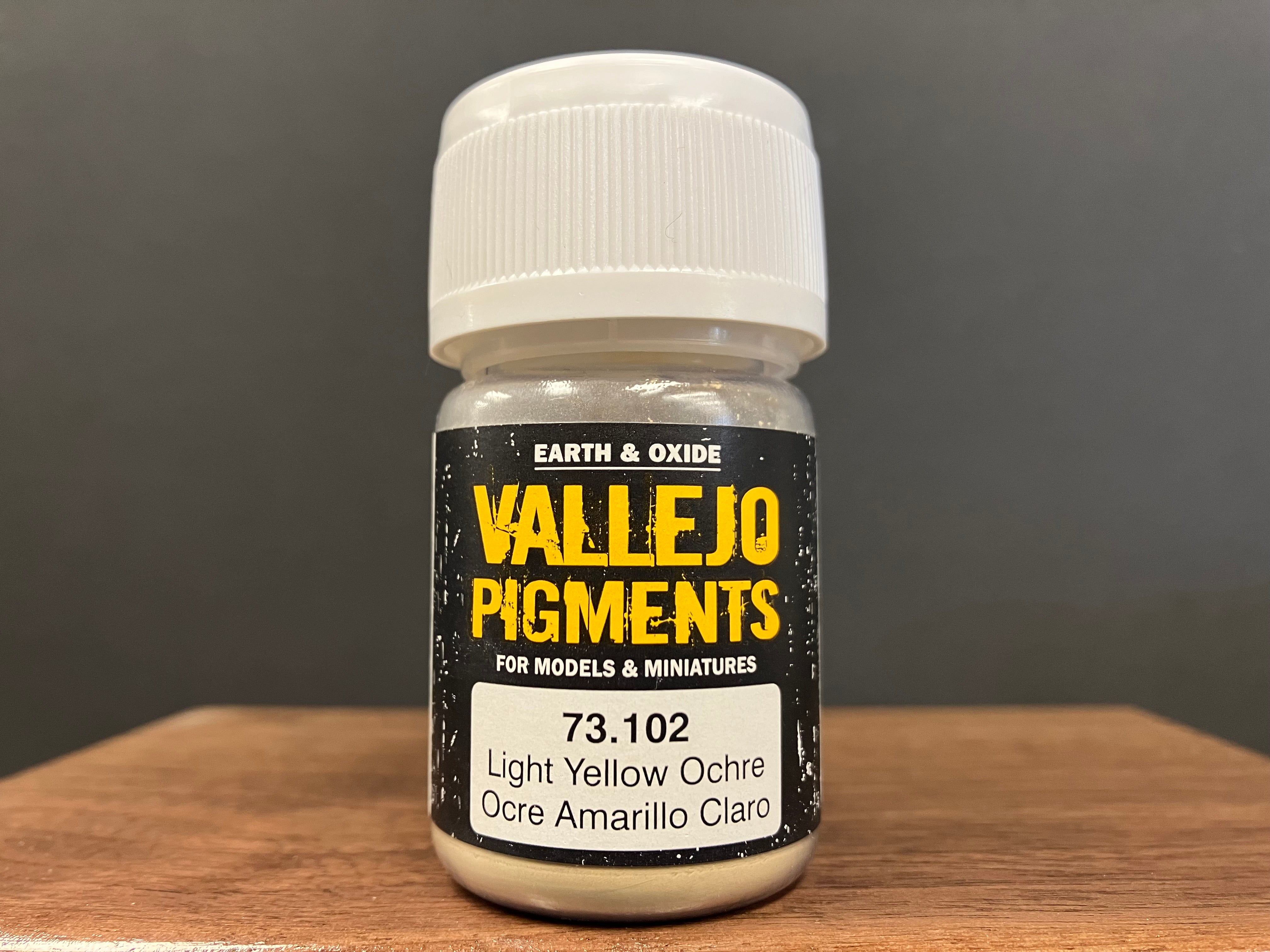 Pigments: Light Yellow Ochre [淡黃色赭石色]