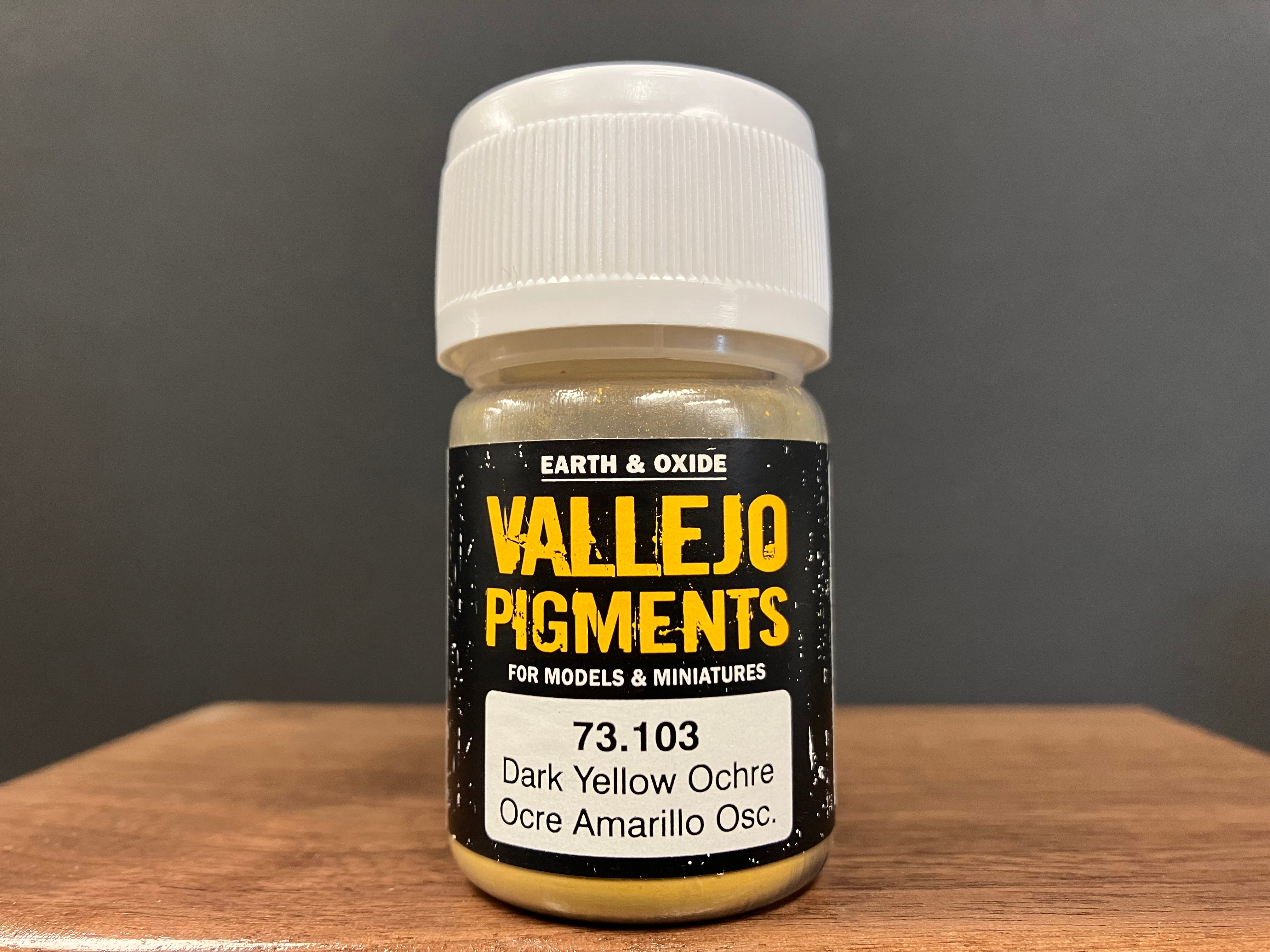 Pigments: Dark Yellow Ochre [深黃色赭石色]