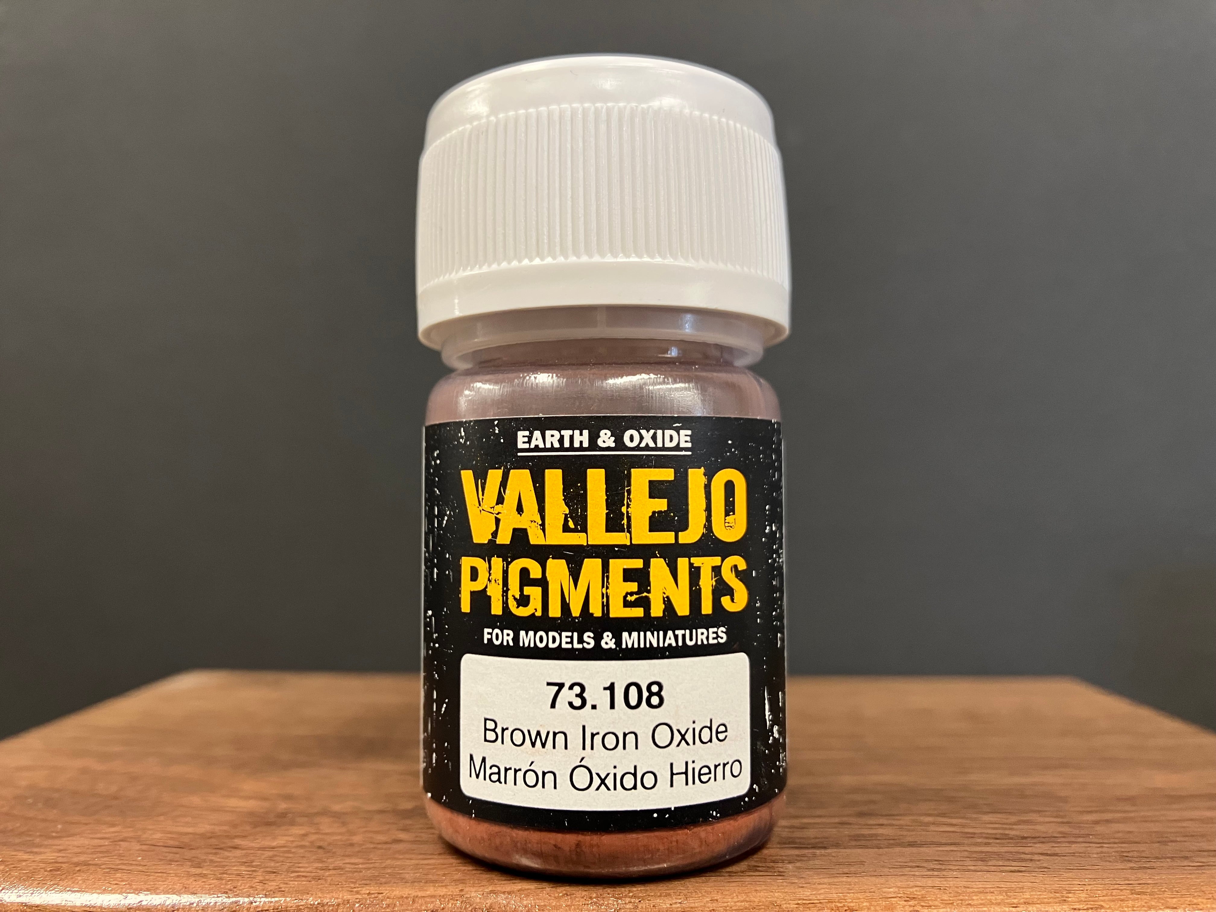 Pigments: Brown Iron Oxide [棕色氧化鐵色]