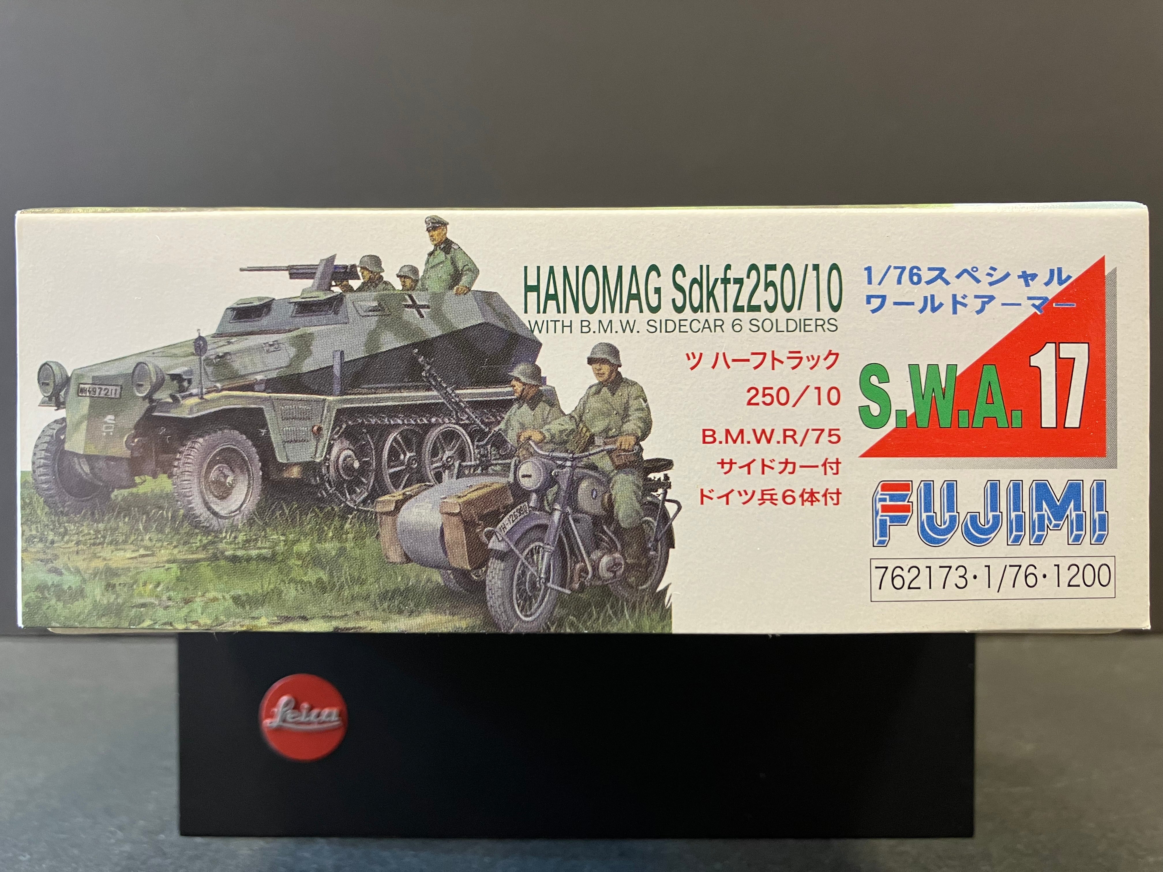 No. SWA-17 Special World Armor Series 1/76 Scale Hanomag Sonderkraftfahrzeug Sd.Kfz.250/10 with B.M.W. Sidecar & 6 Soldiers [德國軍隊 漢諾馬格 輕型裝甲半履帶車]