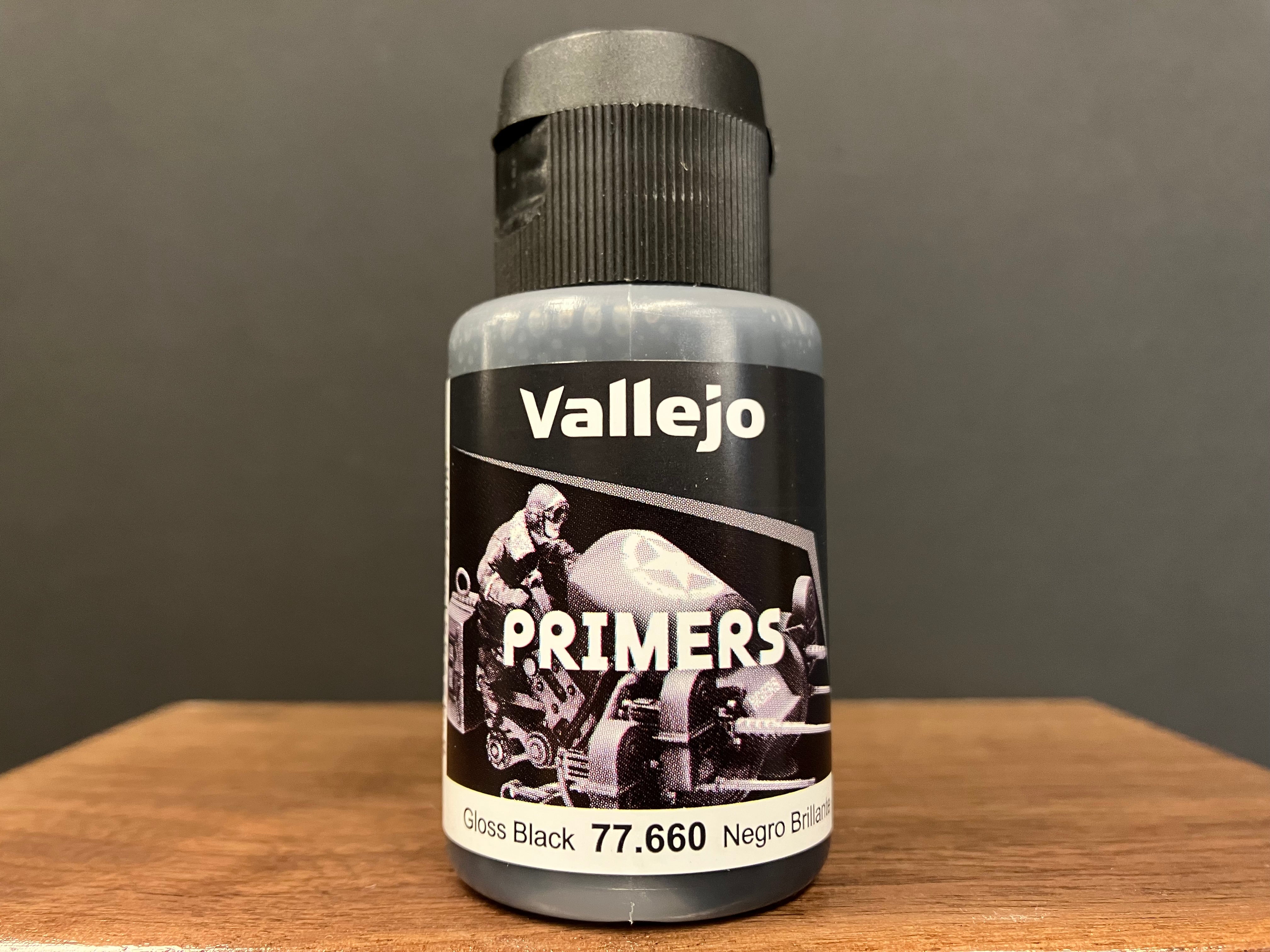 Surface Primer: Gloss Black Primer [亮光黑色表面底漆]