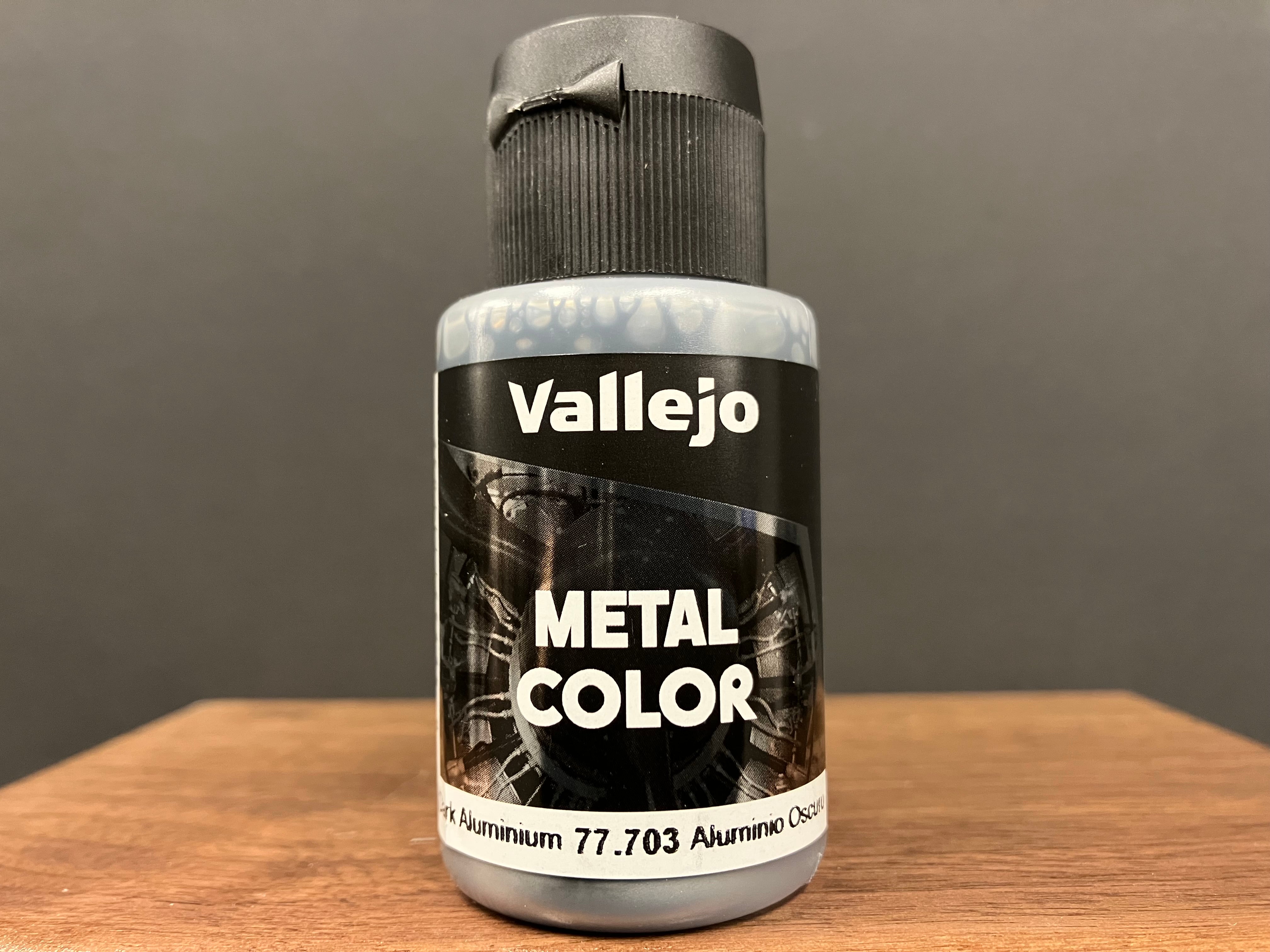 Metal Color: Dark Aluminium [深色鋁合金]