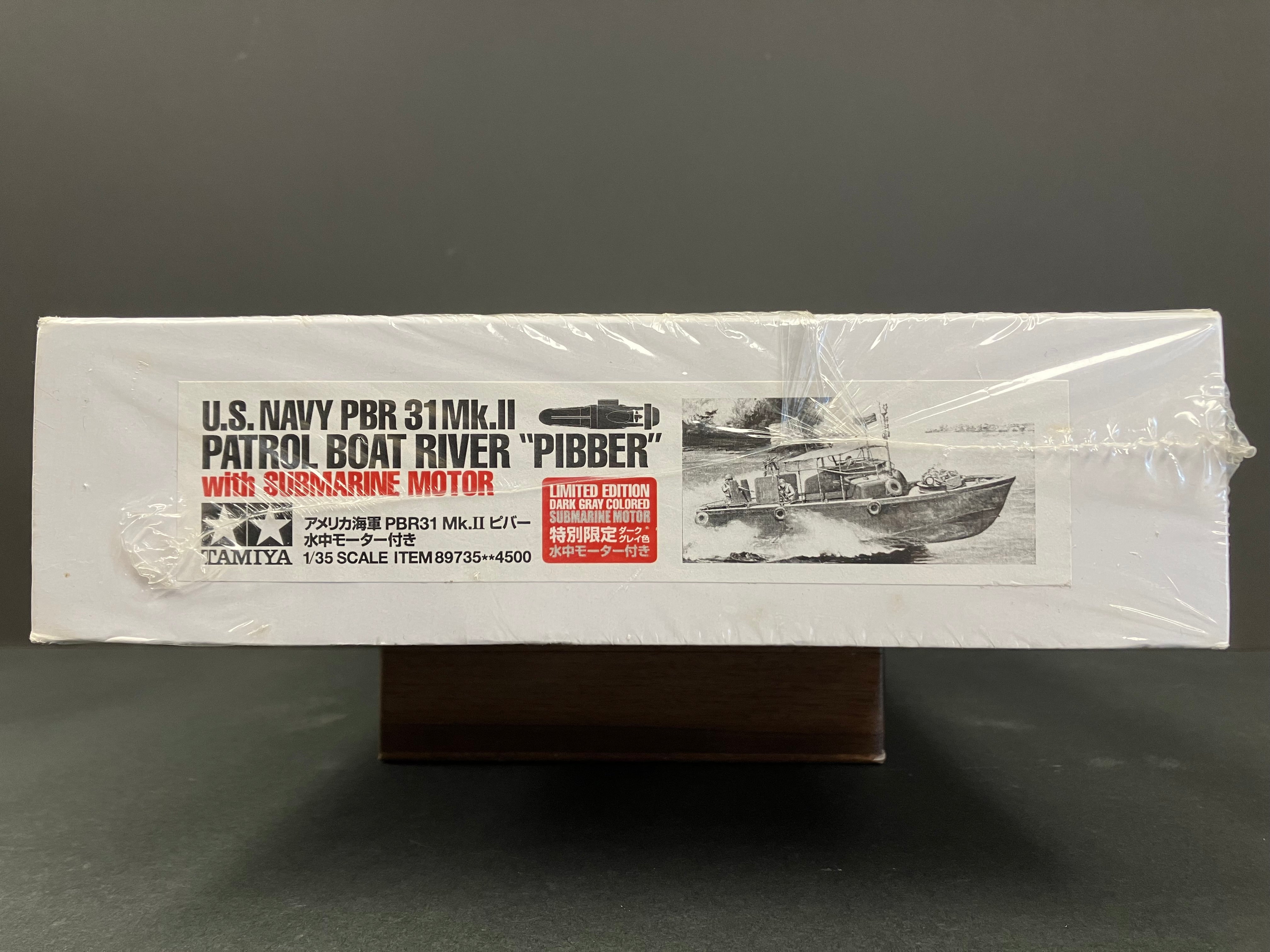 1/35 Scale Military Miniature Series: No. 89735 U.S. Navy PBR 31 Mk.II Patrol Boat River “︁Pibber”︁ with Submarine Motor (Limited Edition)