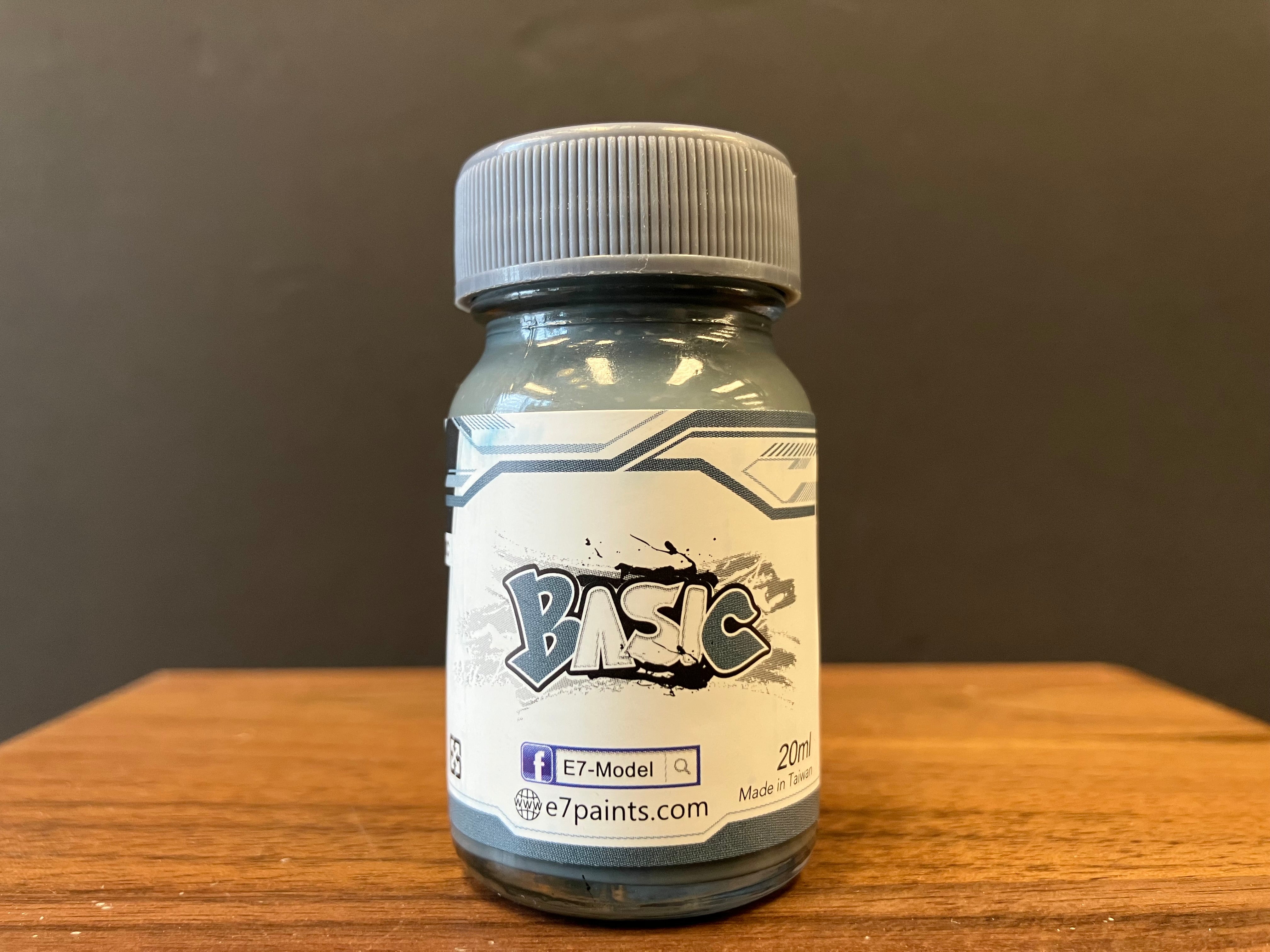 Basic Color: Dark Grey [Cold] 冷深灰色 [灰階] B-15 (20 ml)