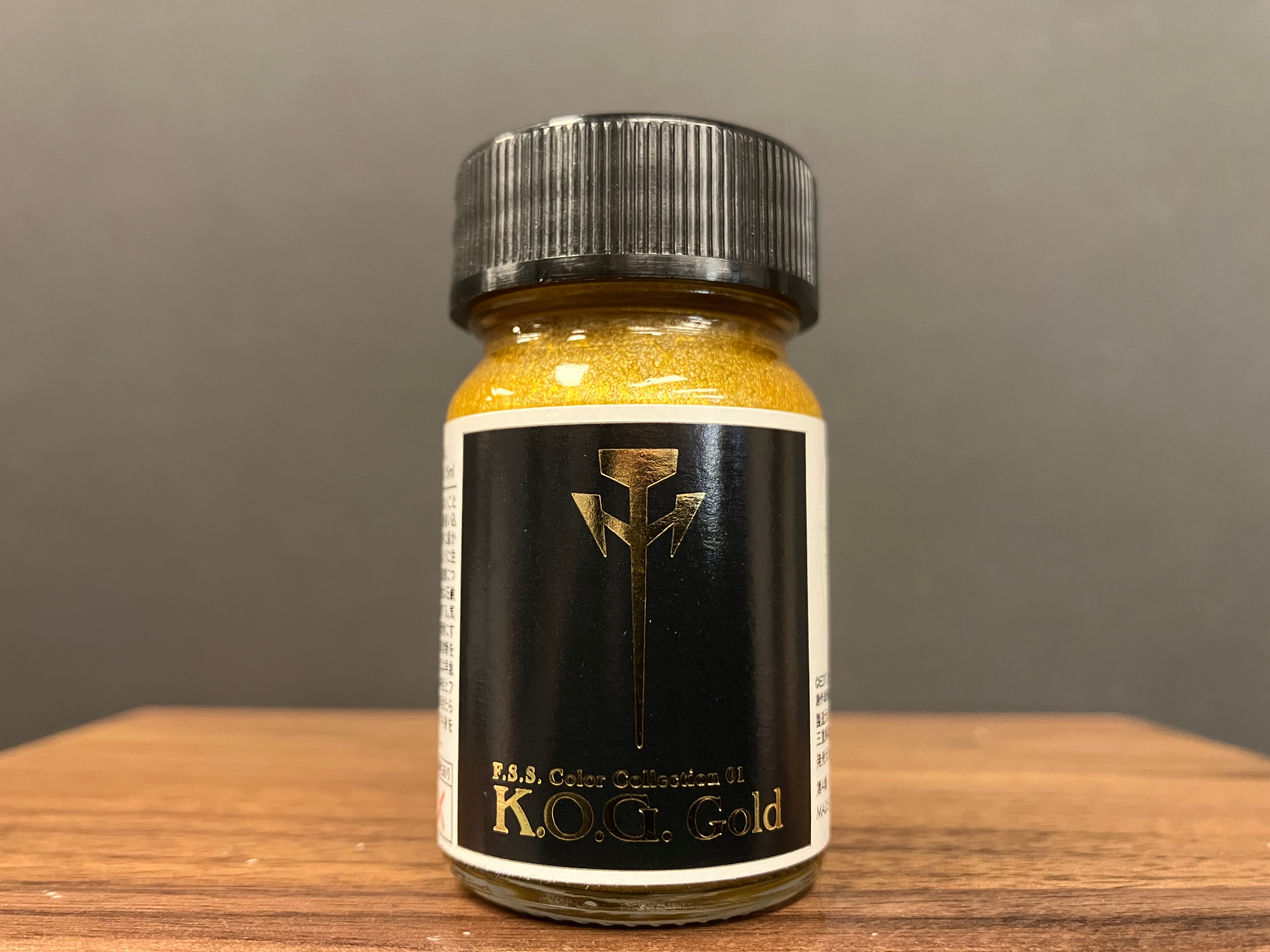 No. 01 K.O.G. Gold [油性塗料 - K.O.G. 金色] (K.O.G. ゴールド) 15 ml
