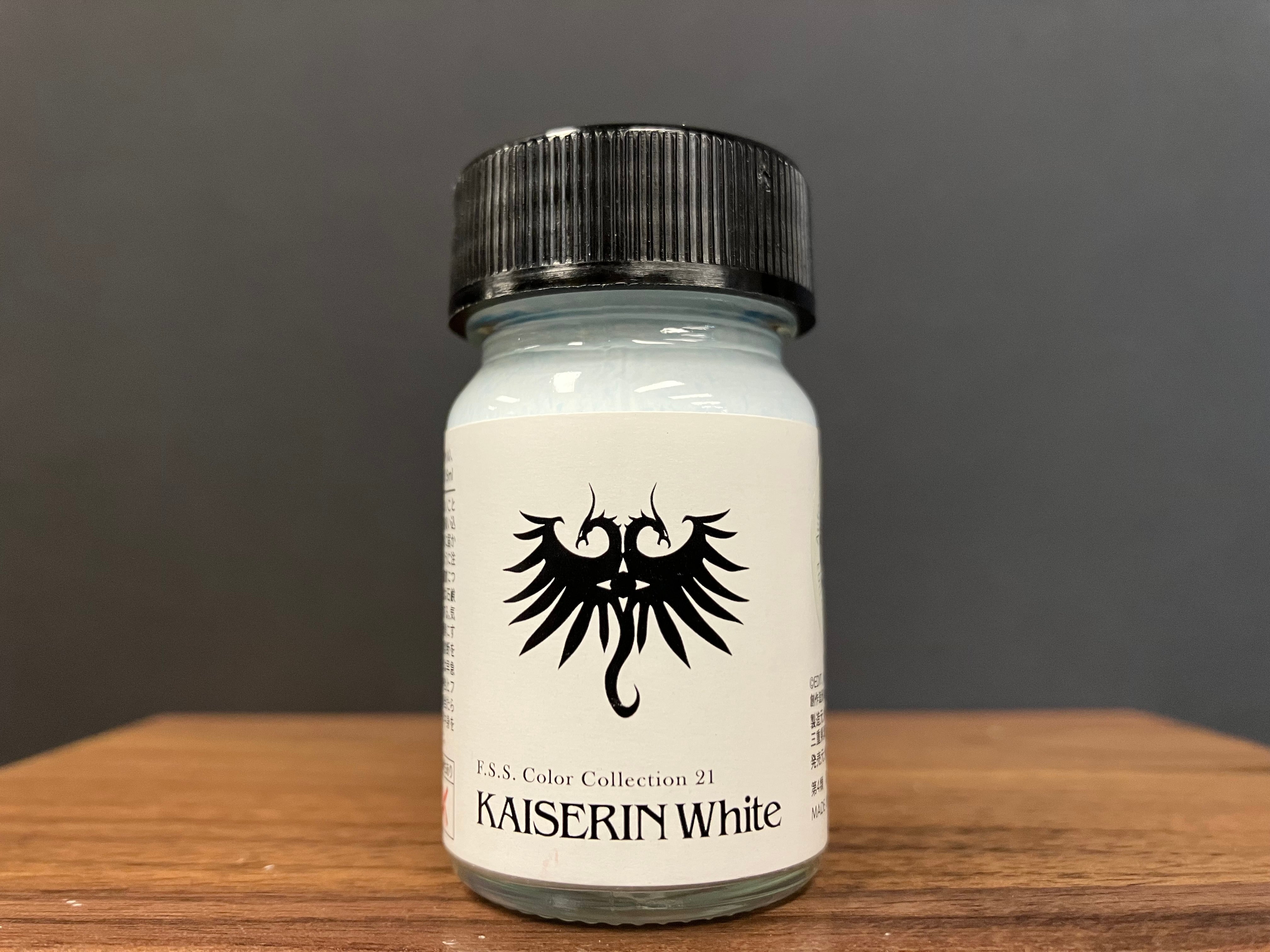 No. 21 Kaiserin White [油性塗料 - Kaiserin 白色] (カイゼリン ホワイト) 15 ml