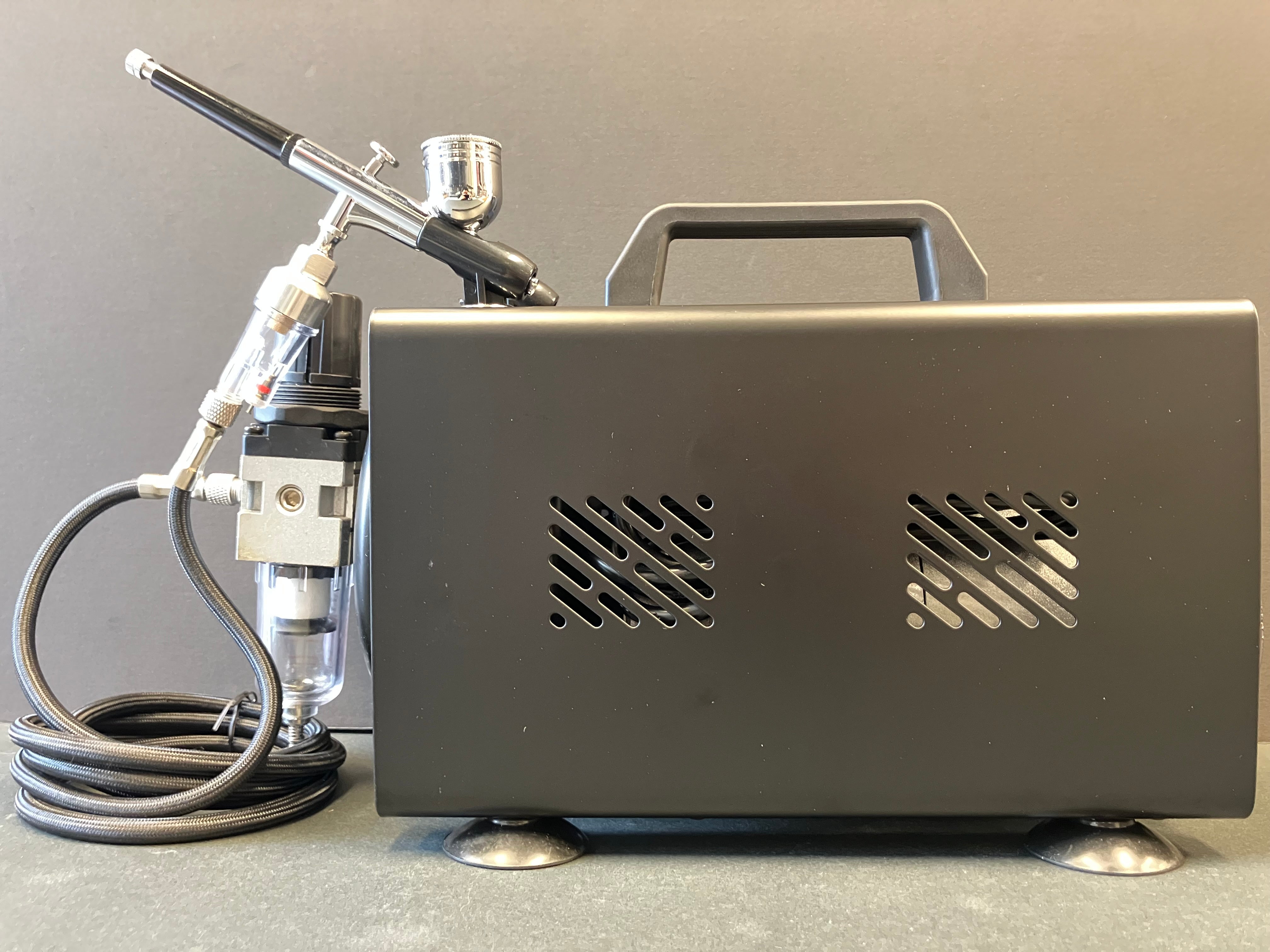 Single Cylinder Compressor with 1.0 Litre Air Tank & Heavy Duty Diaphragm Filter Regulator AS18-TB Kustom [改]
