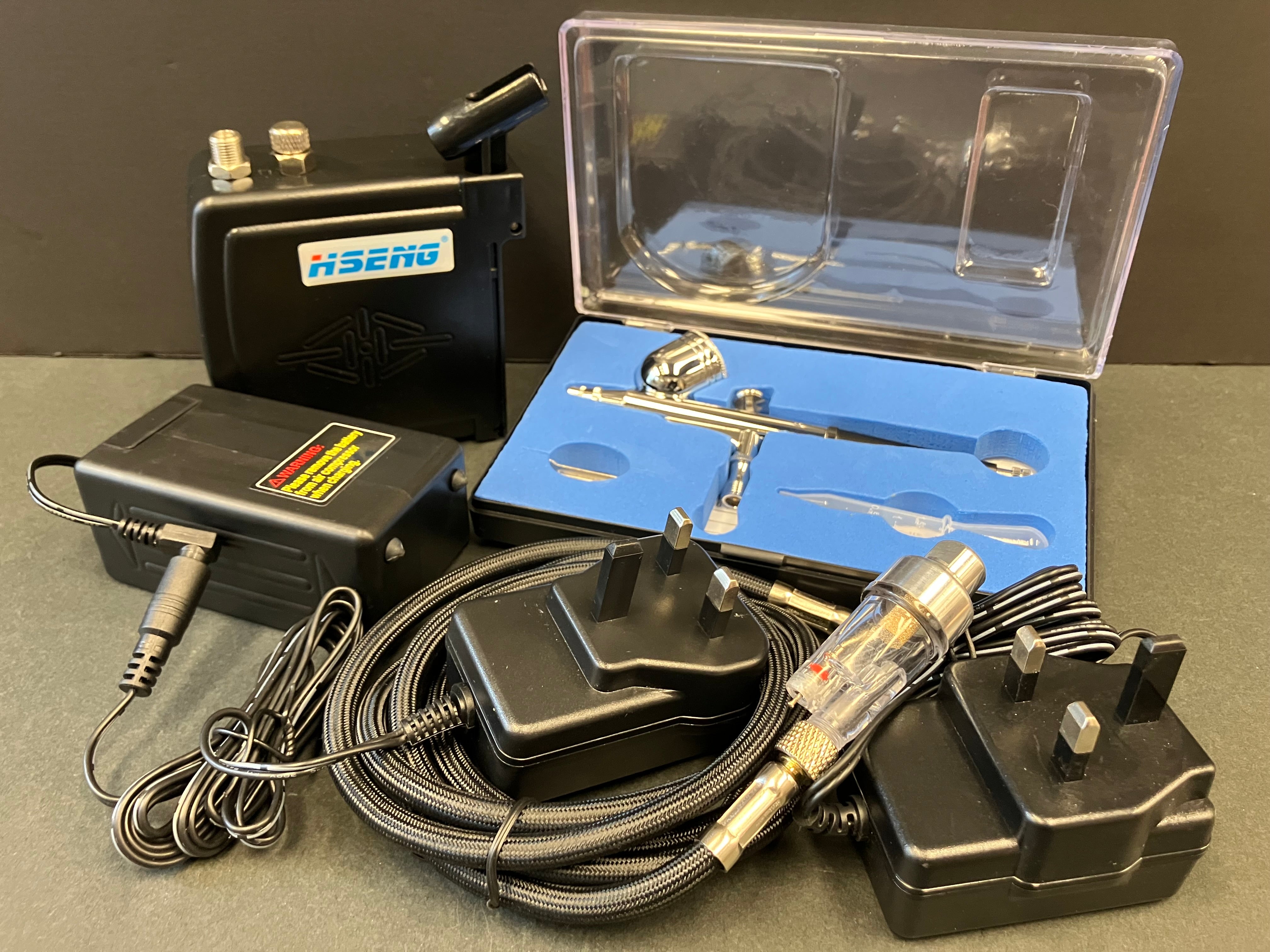 Mini Portable Compressor with 0.3 mm Dual Action Airbrush Signature Black Version HS08ADC-KCF